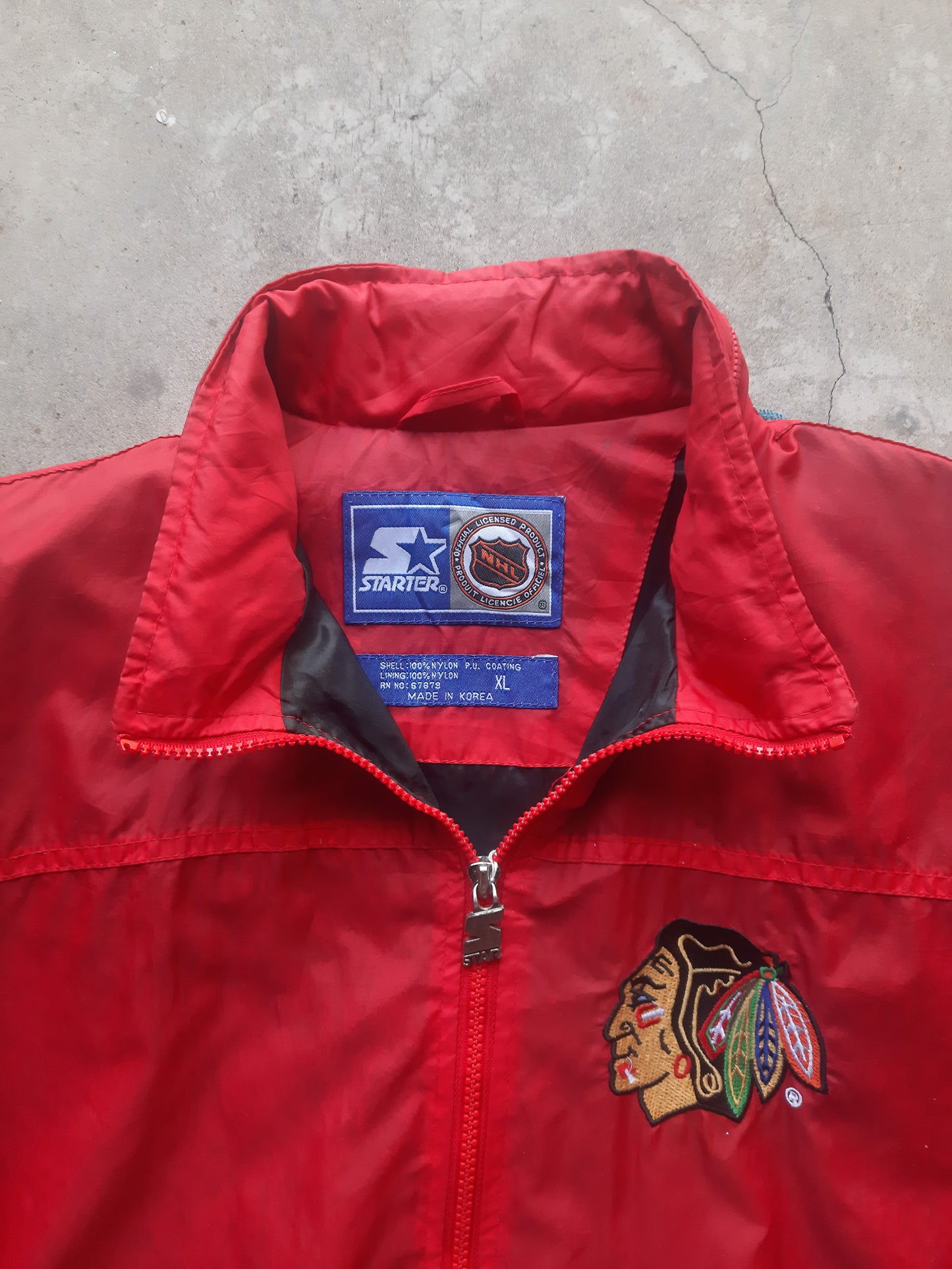 Vintage 90s Starter Chicago Blackhawks NHL Windbreaker (M)
