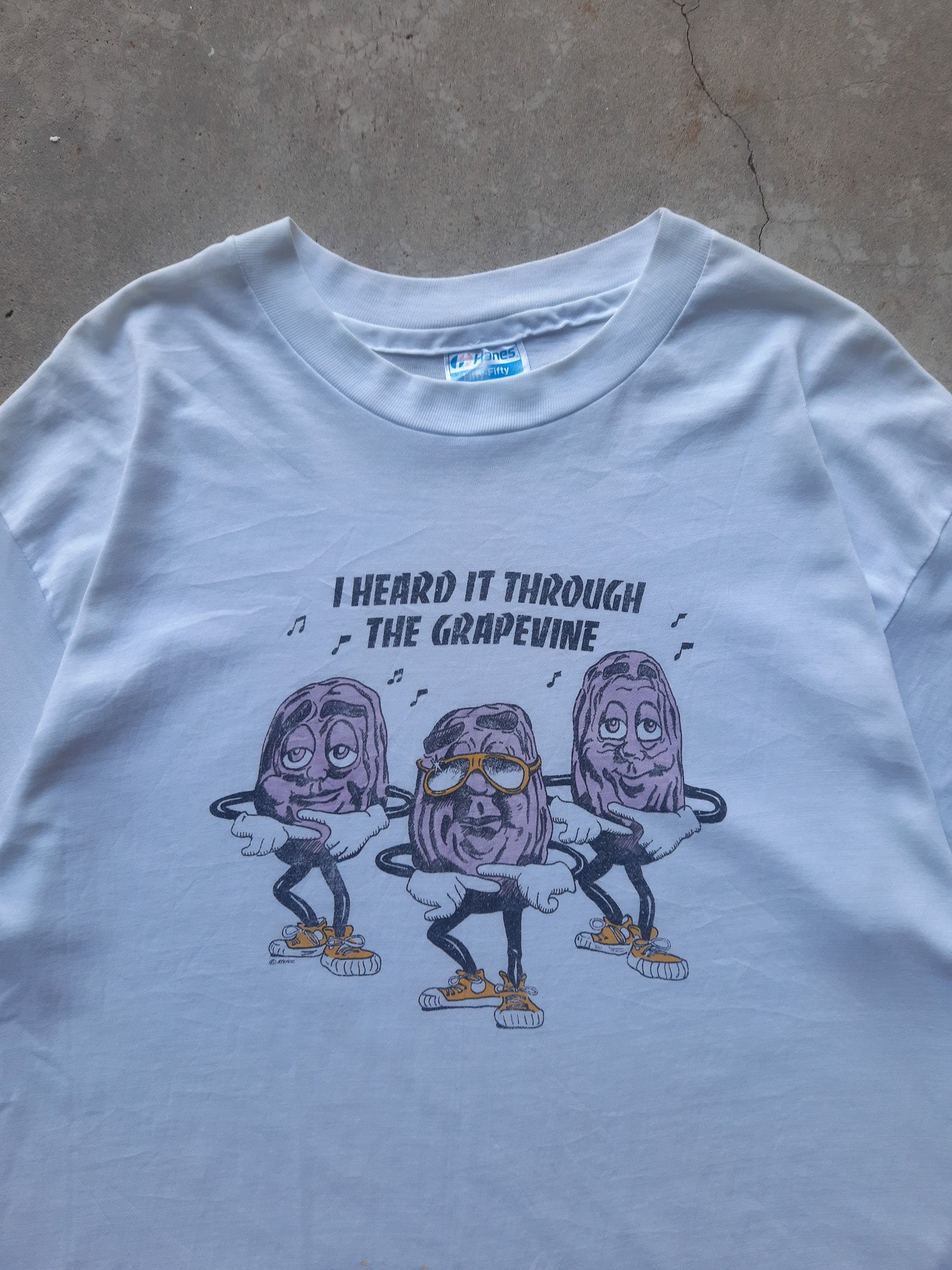 Vintage 80s California Raisins 'I Heard It Through The Grapevine' T-Shirt (XL)