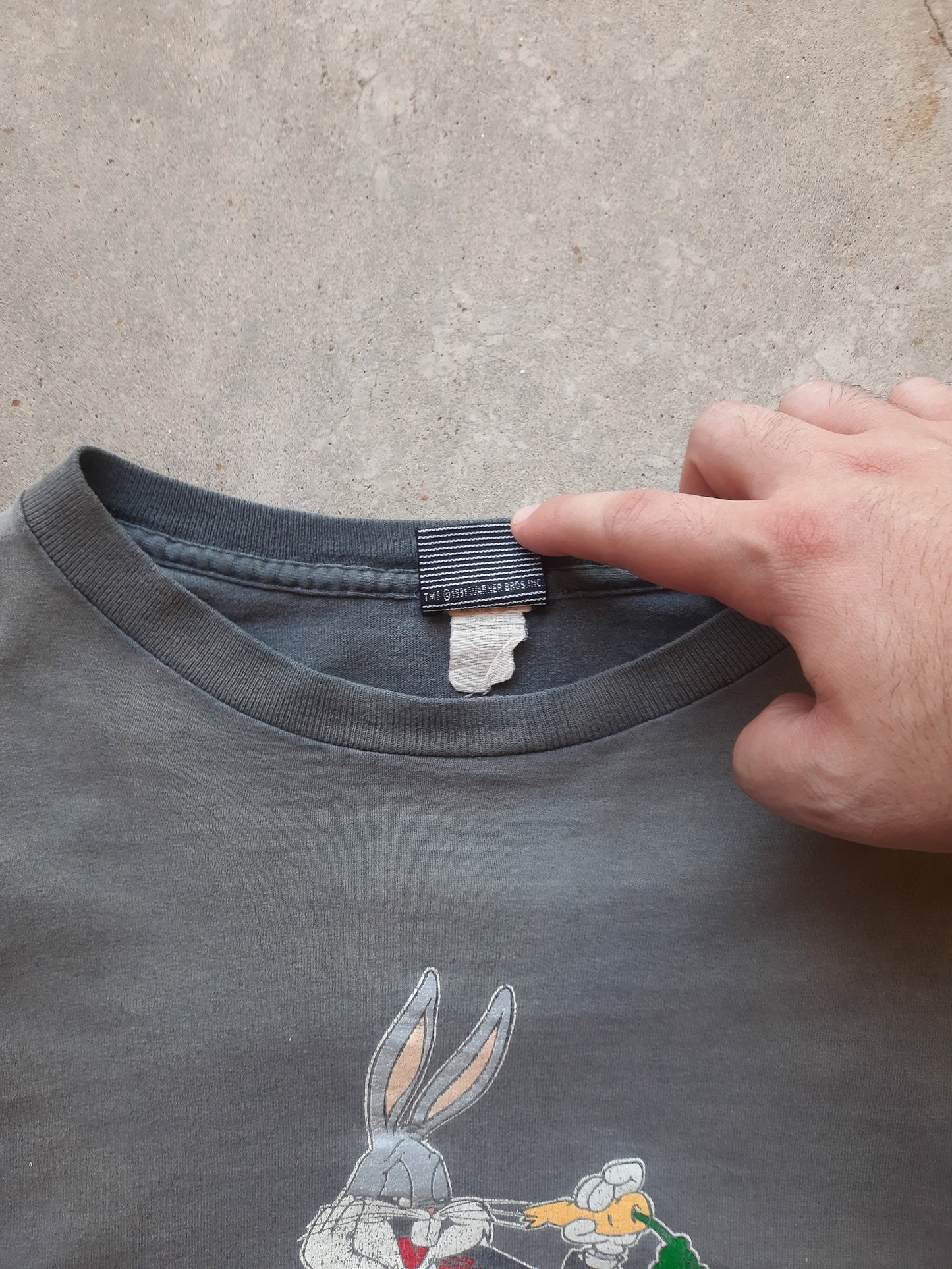 Vintage 1991 Warner Brothers Hollywood Bugs Bunny T-Shirt (L)