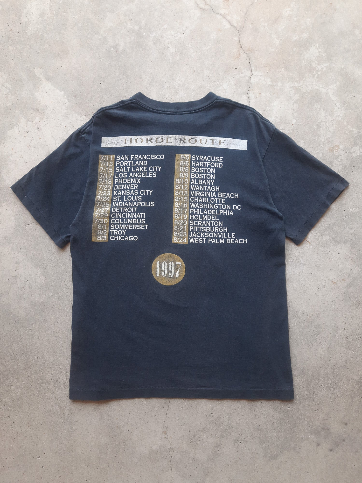 Vintage 1997 Neil Young Horde Tour 'Wanted! Great Train Robberies' T-Shirt (L)