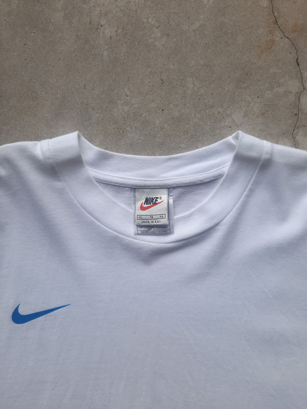 Vintage 90s Nike Greece Hellas Olympics Basketball Small Swoosh T-Shirt (XL)