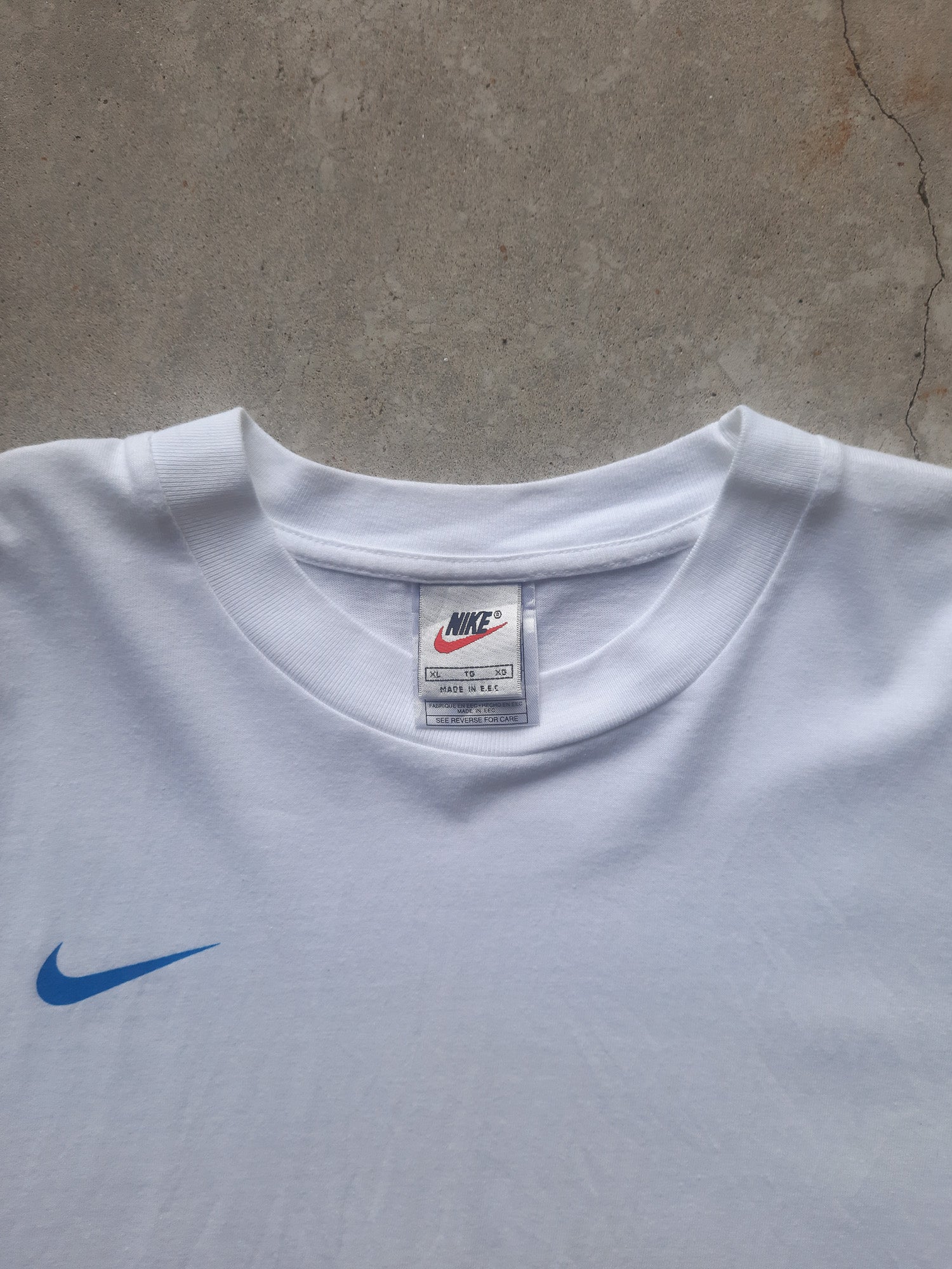 Vintage 90s Nike Greece Hellas Olympics Basketball Small Swoosh T-Shirt (XL)