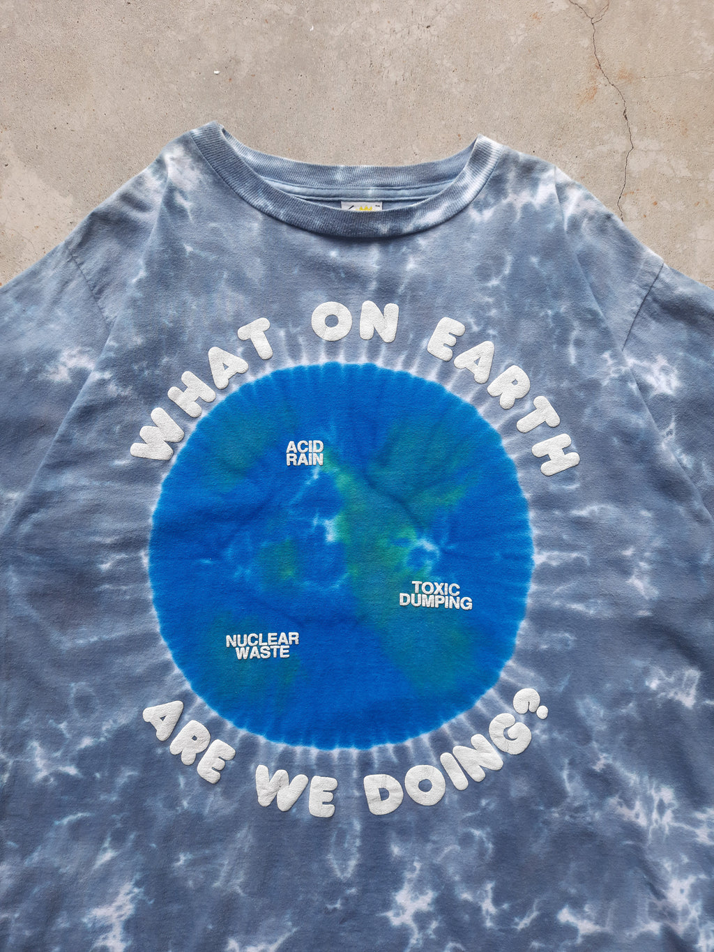 Vintage 90s Earth Day 'What On Earth Are We Doing?' T-Shirt (XXL)