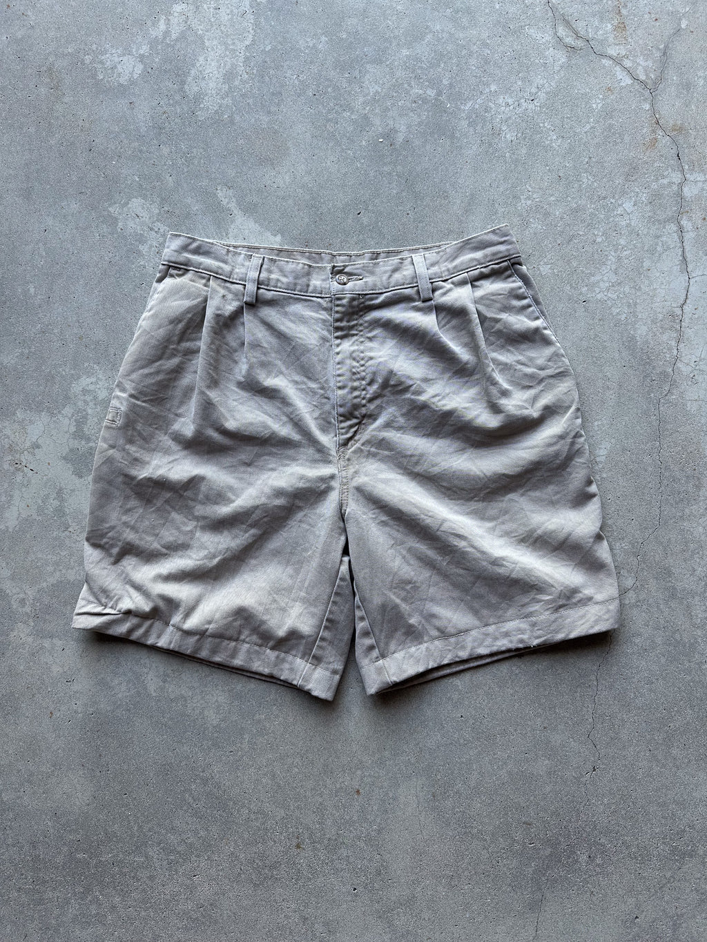 Vintage 00s Carhartt B133 Pleated Canvas Chino Workwear Shorts (31)
