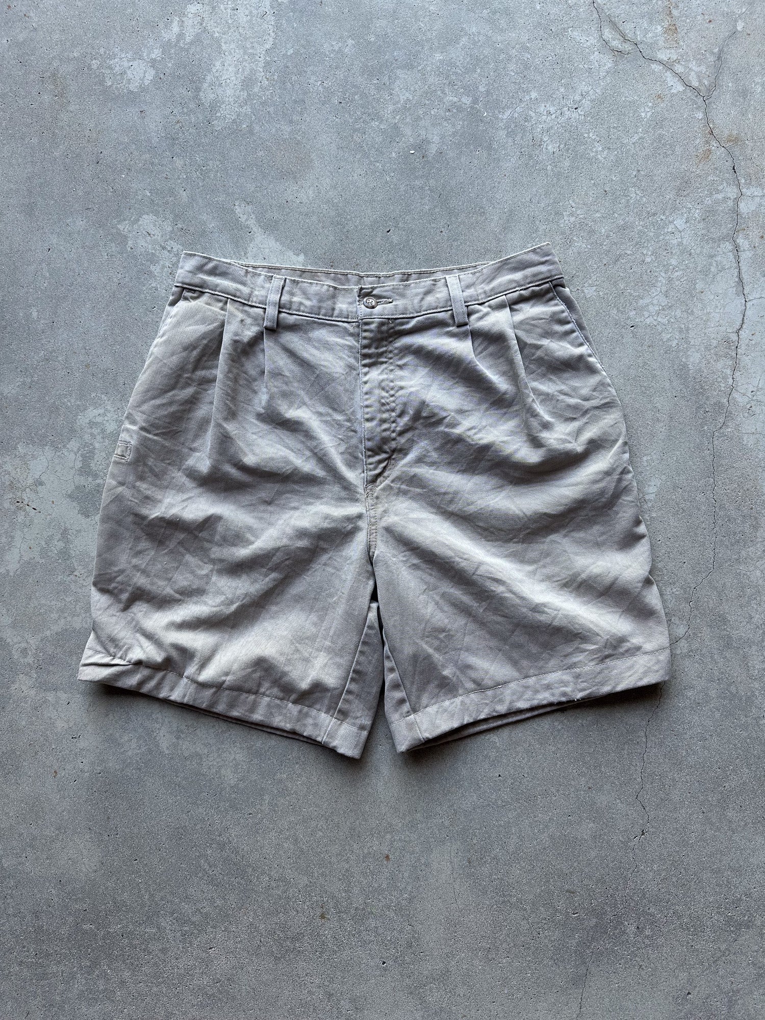 Vintage 00s Carhartt B133 Pleated Canvas Chino Workwear Shorts (31)