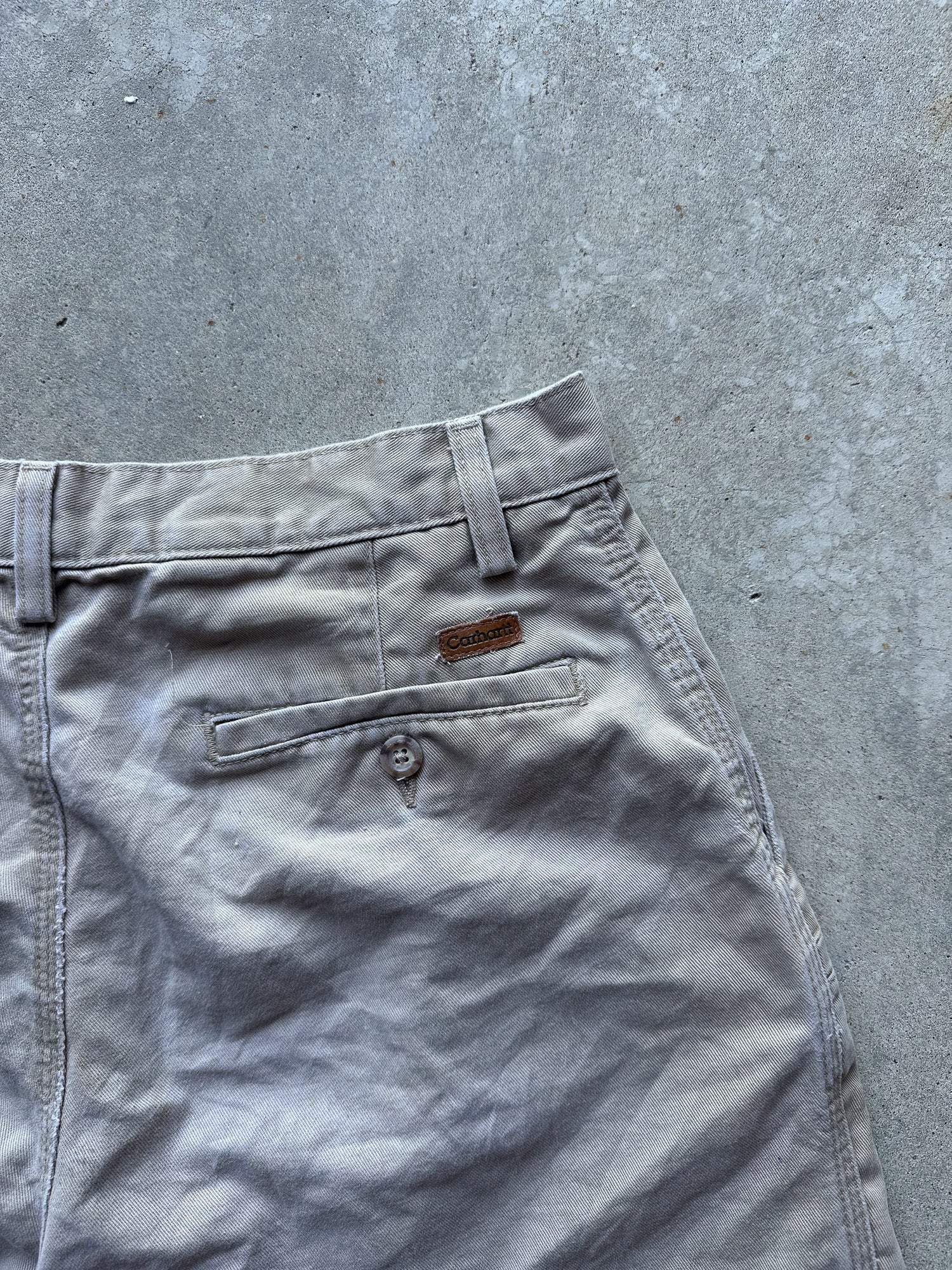 Vintage 00s Carhartt B133 Pleated Canvas Chino Workwear Shorts (31)