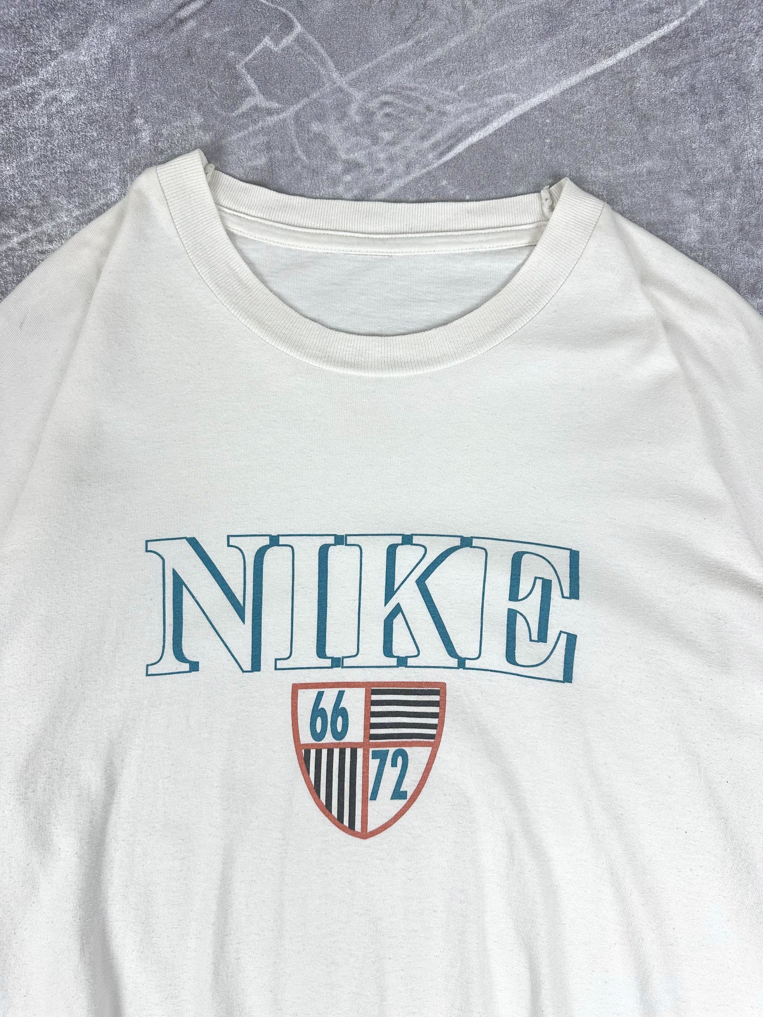 Vintage 90s Nike Spell Out Crest Logo T-Shirt (XL)