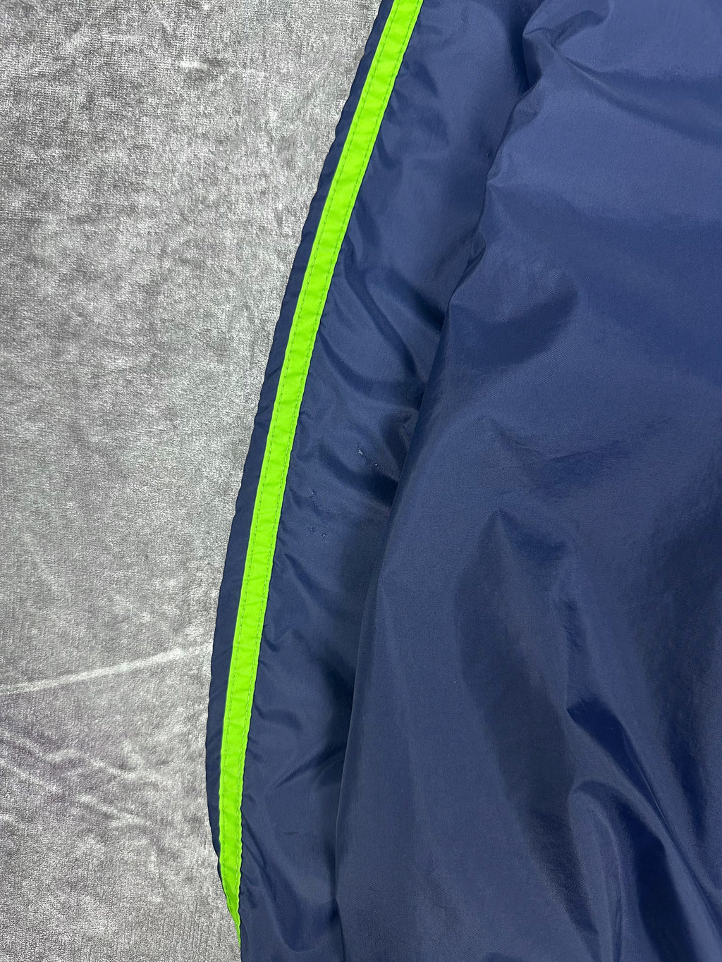 Vintage 90s Adidas Centre Logo Embroidered Pullover Windbreaker Jacket (M)