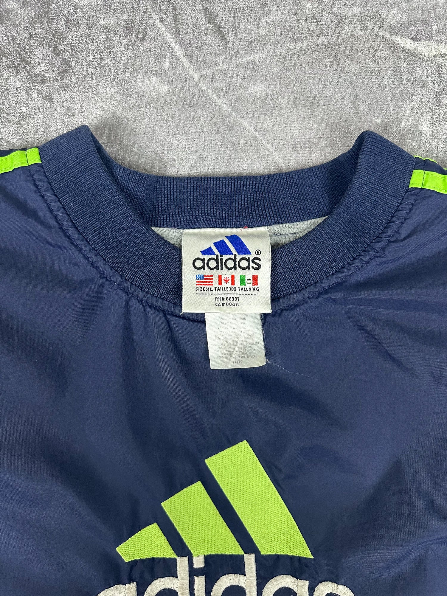 Vintage 90s Adidas Centre Logo Embroidered Pullover Windbreaker Jacket (M)