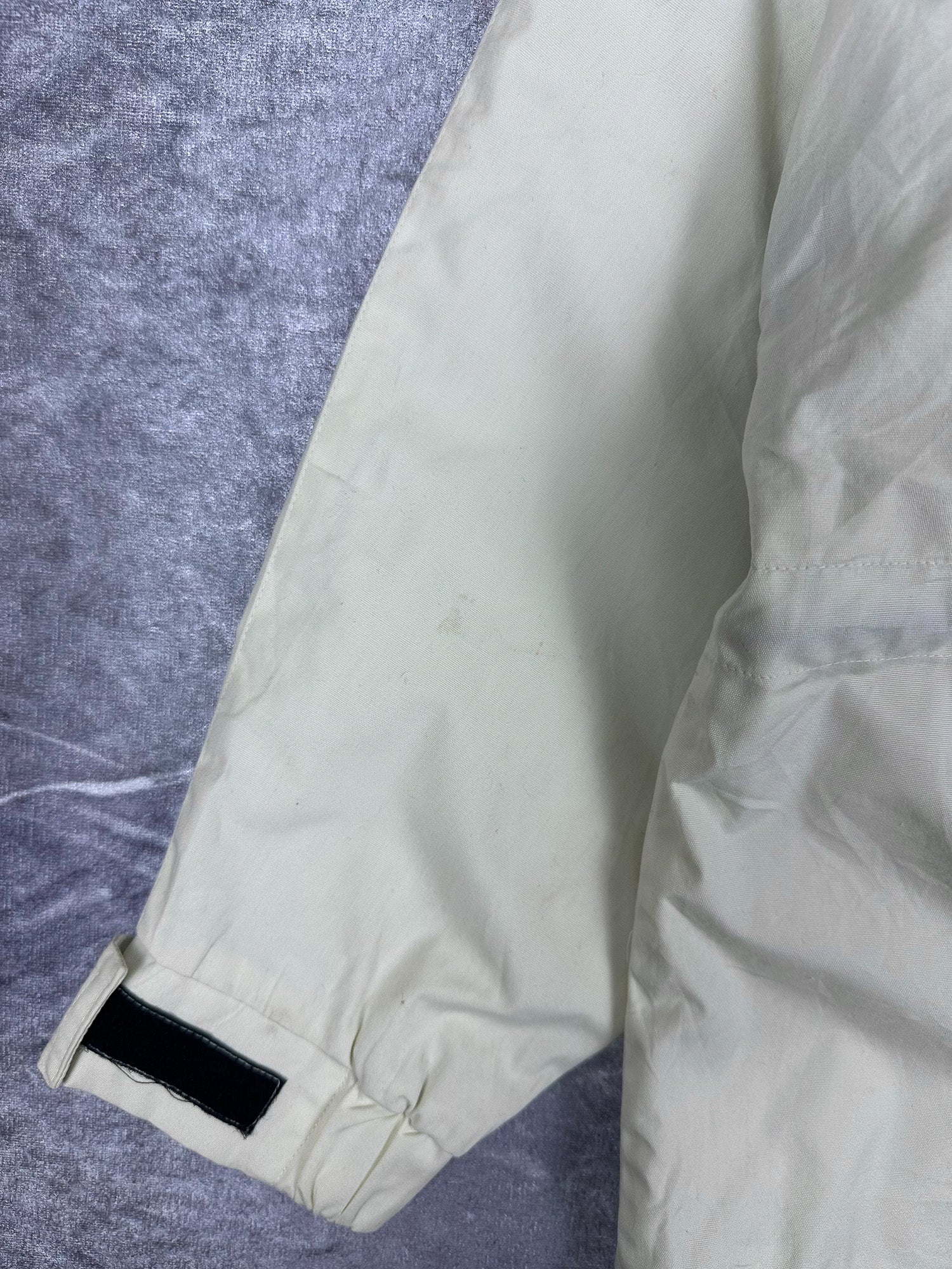 Vintage 00s Umbro Hooded Multi Pocket Windbreaker Jacket (S)