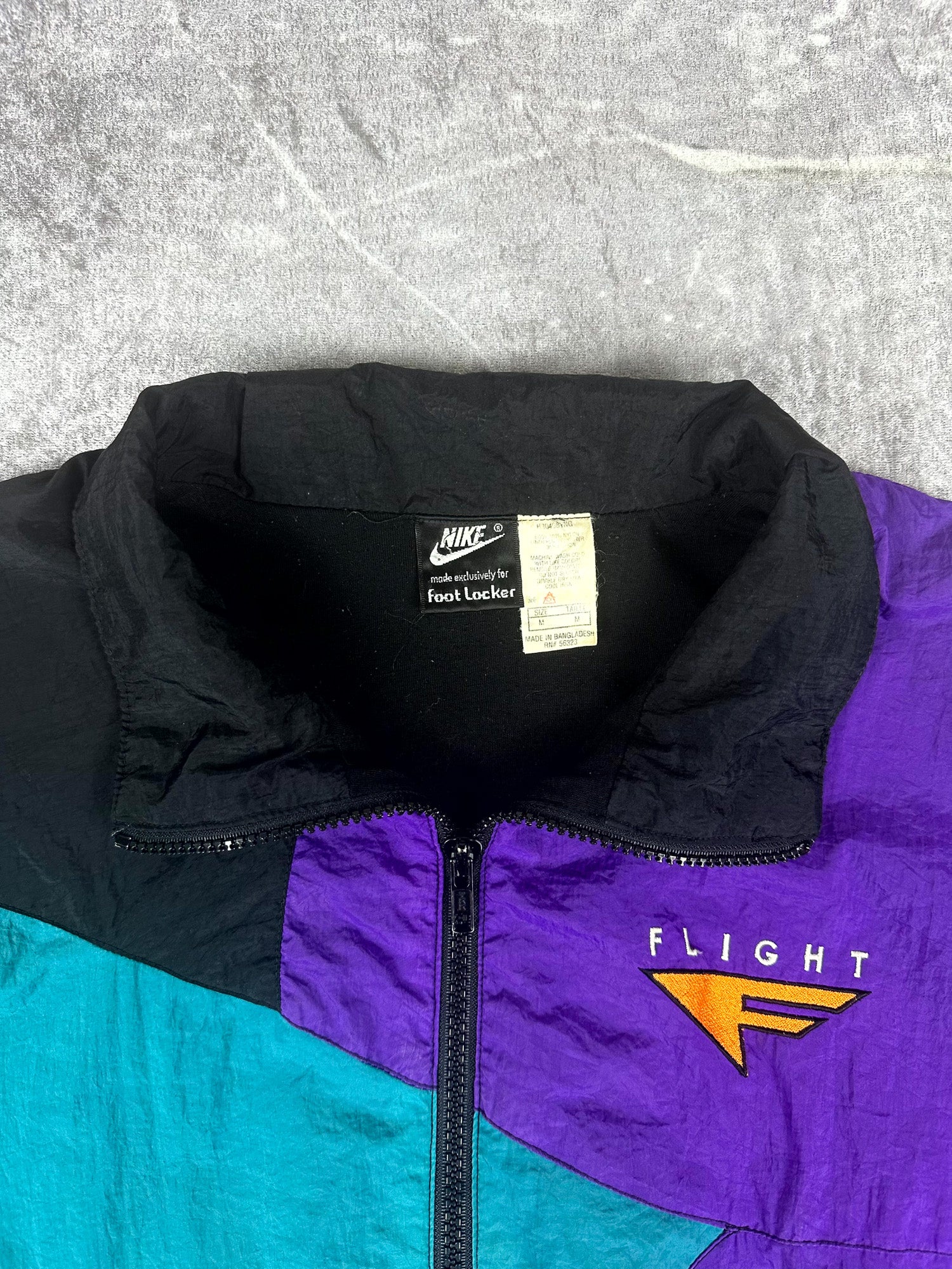 Vintage 90s Nike Flight Footlocker Exclusive Colour Block Embroidered Windbreaker (M)