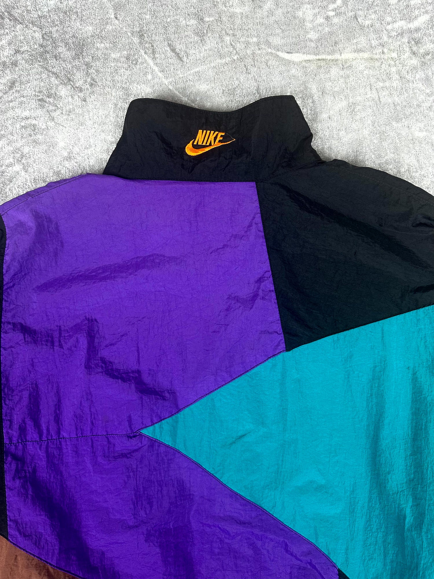 Vintage 90s Nike Flight Footlocker Exclusive Colour Block Embroidered Windbreaker (M)