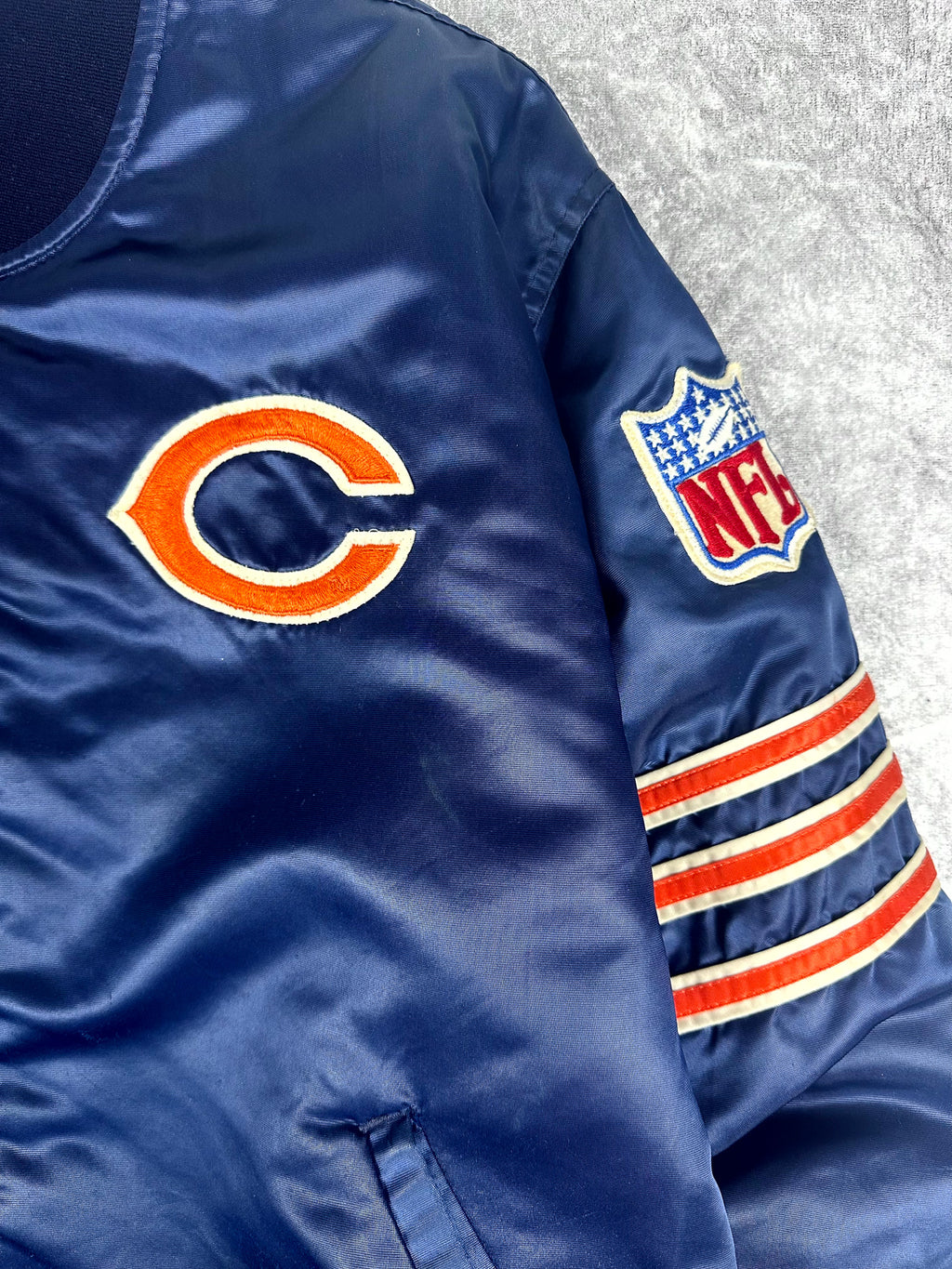 Vintage 90s Starter Pro Line Chicago Bears NFL Satin Bomber Jacket (L)
