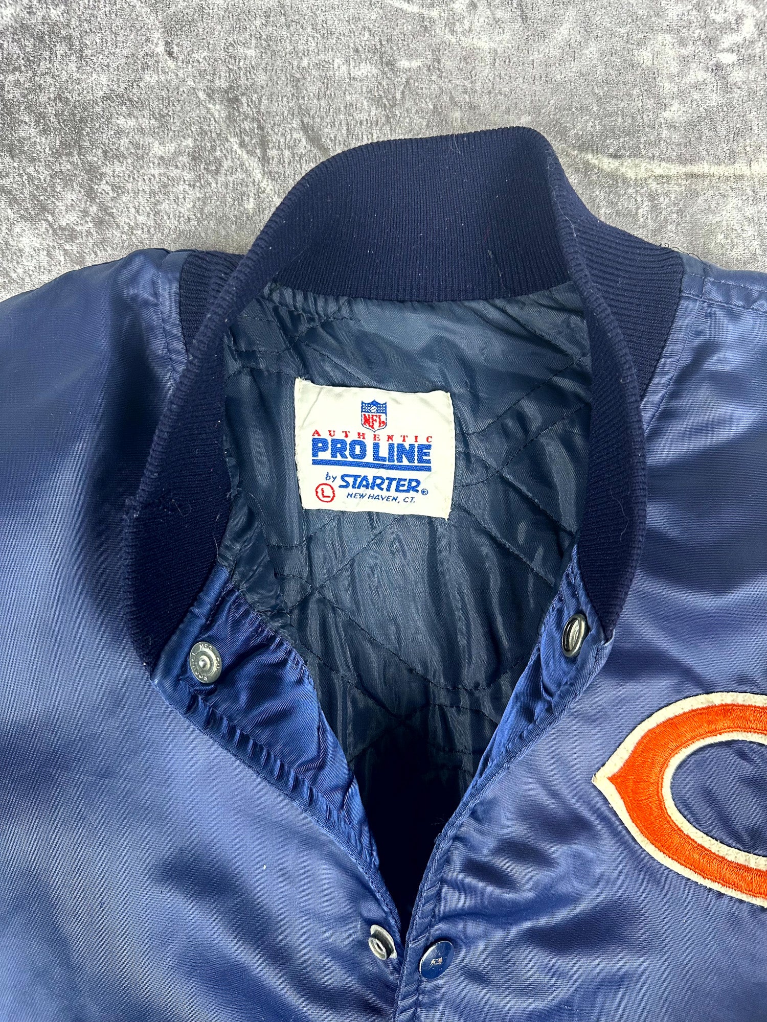 Vintage 90s Starter Pro Line Chicago Bears NFL Satin Bomber Jacket (L)