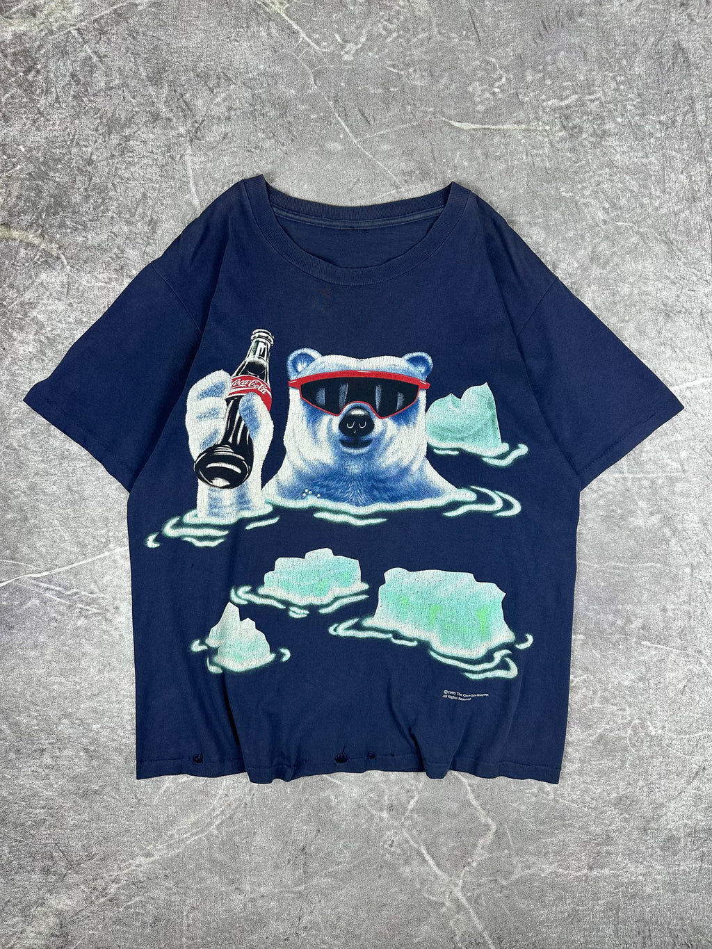 Vintage 1995 The Coca-Coola Company Polar Bear Graphic T-Shirt (XL)