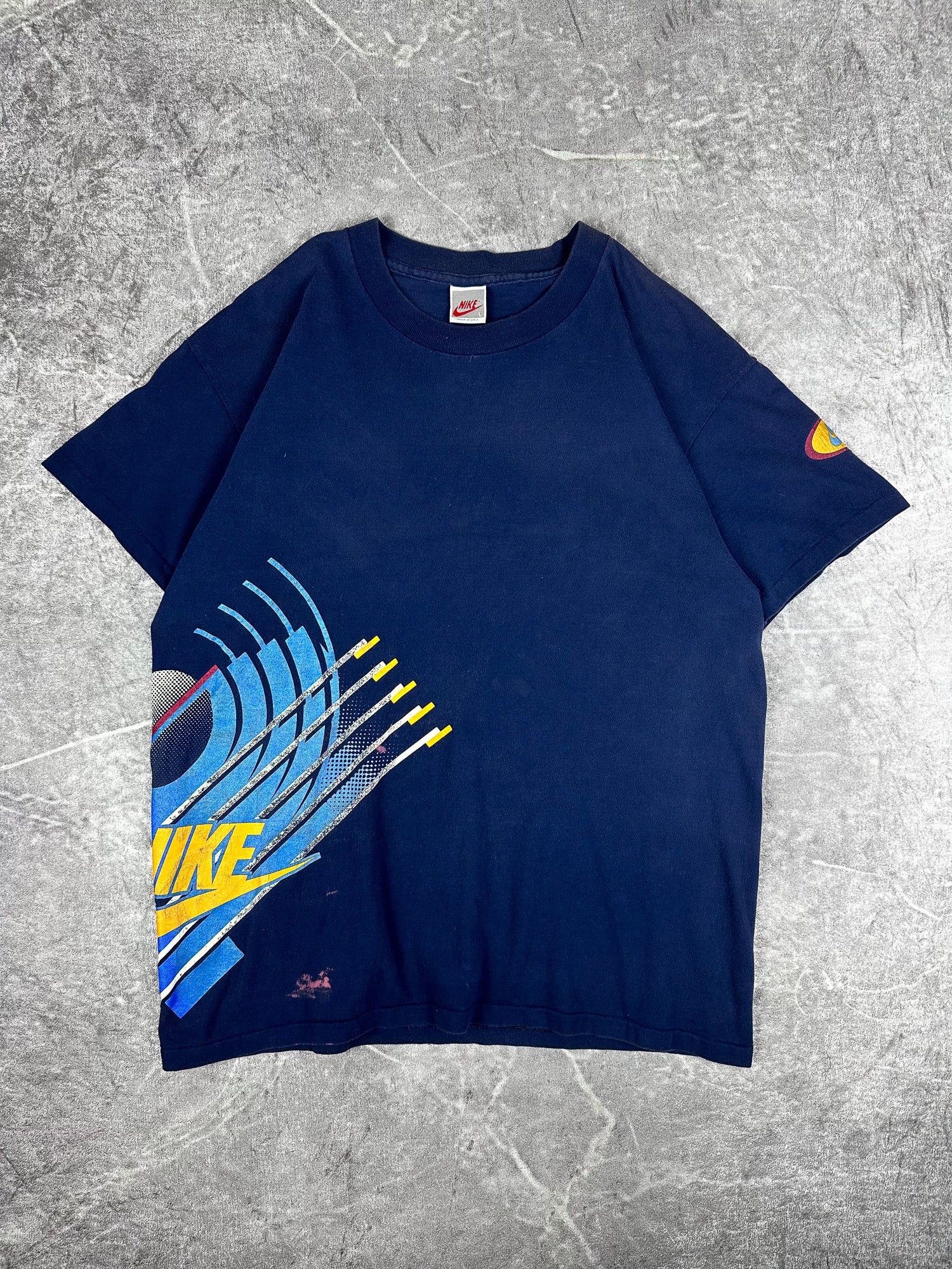 Vintage 90s Nike Wrap Around Abstract Geometric Side Print Swoosh T-Shirt (L)