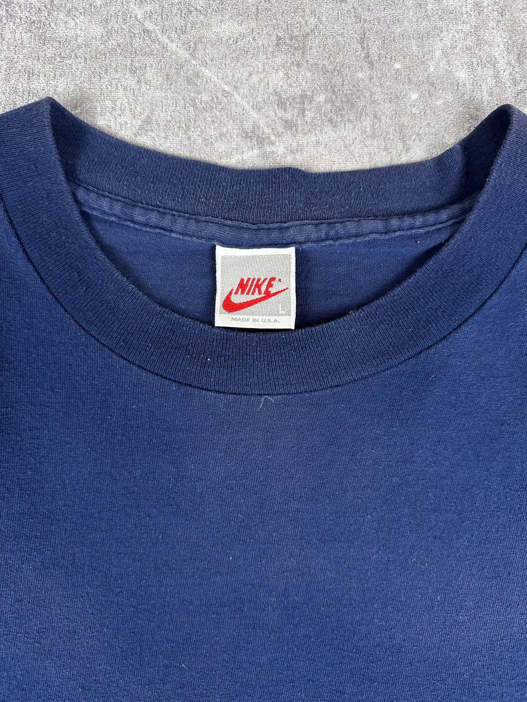 Vintage 90s Nike Wrap Around Abstract Geometric Side Print Swoosh T-Shirt (L)