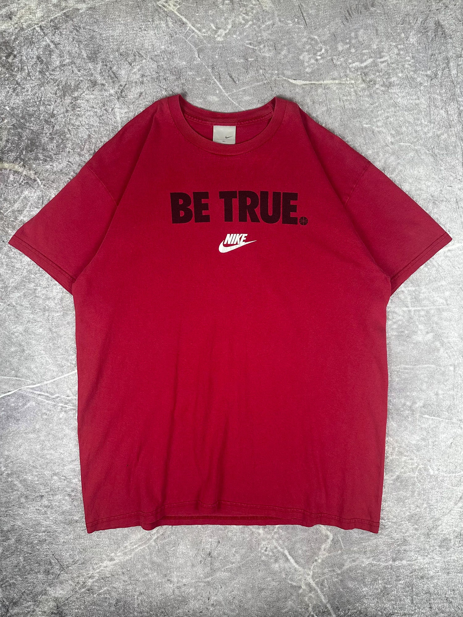 Vintage 00s Nike Basketball 'BE TRUE.' Centre Logo Swoosh T-Shirt (XL)