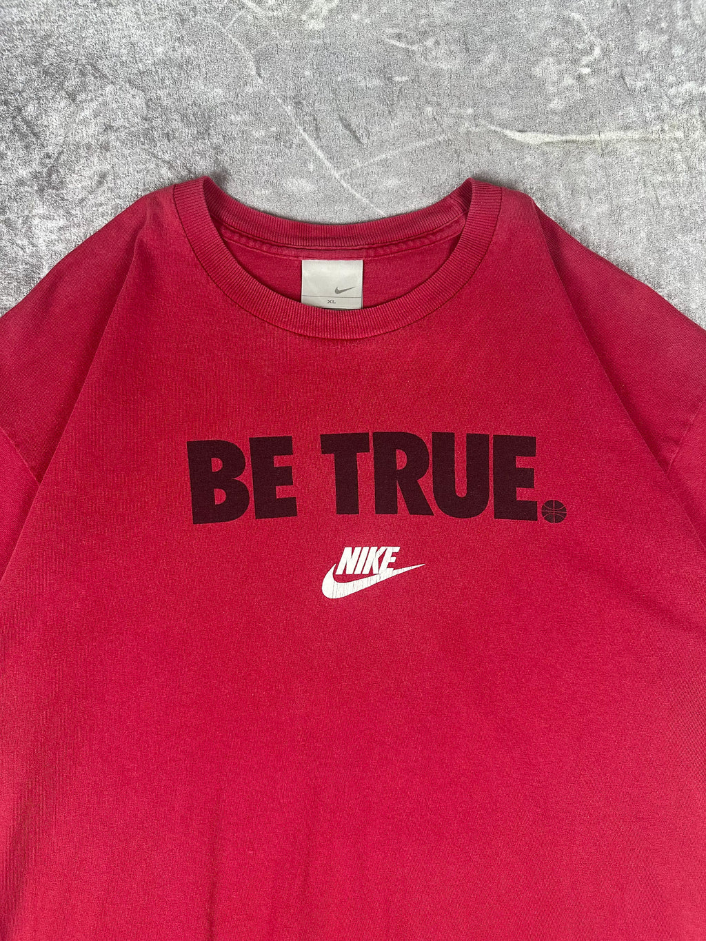 Vintage 00s Nike Basketball 'BE TRUE.' Centre Logo Swoosh T-Shirt (XL)