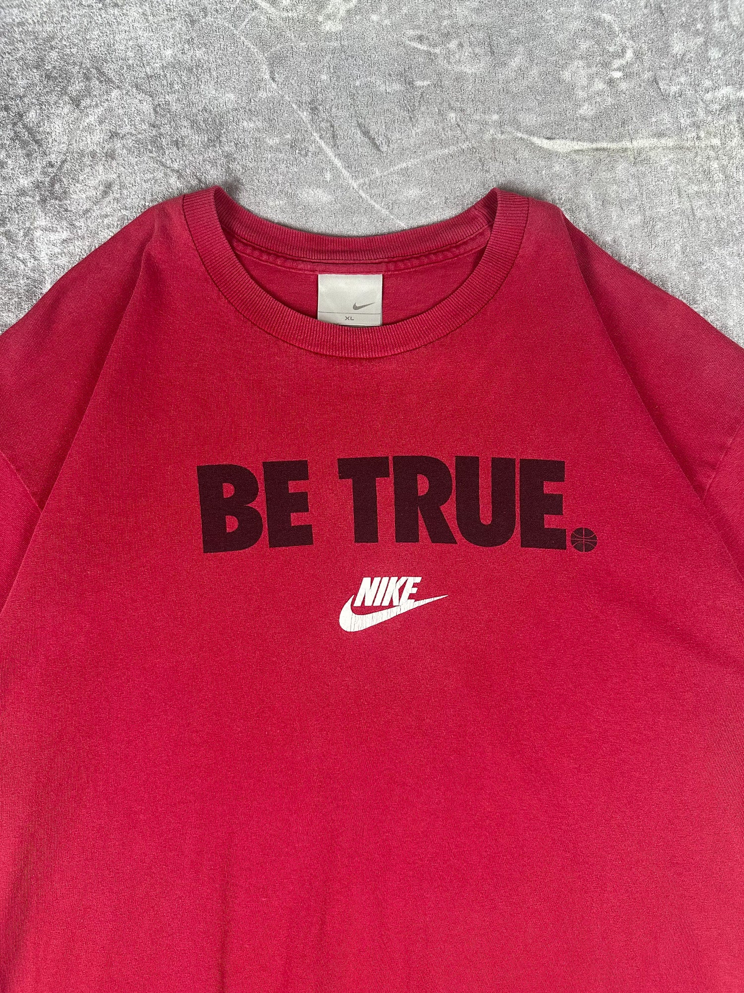 Vintage 00s Nike Basketball 'BE TRUE.' Centre Logo Swoosh T-Shirt (XL)
