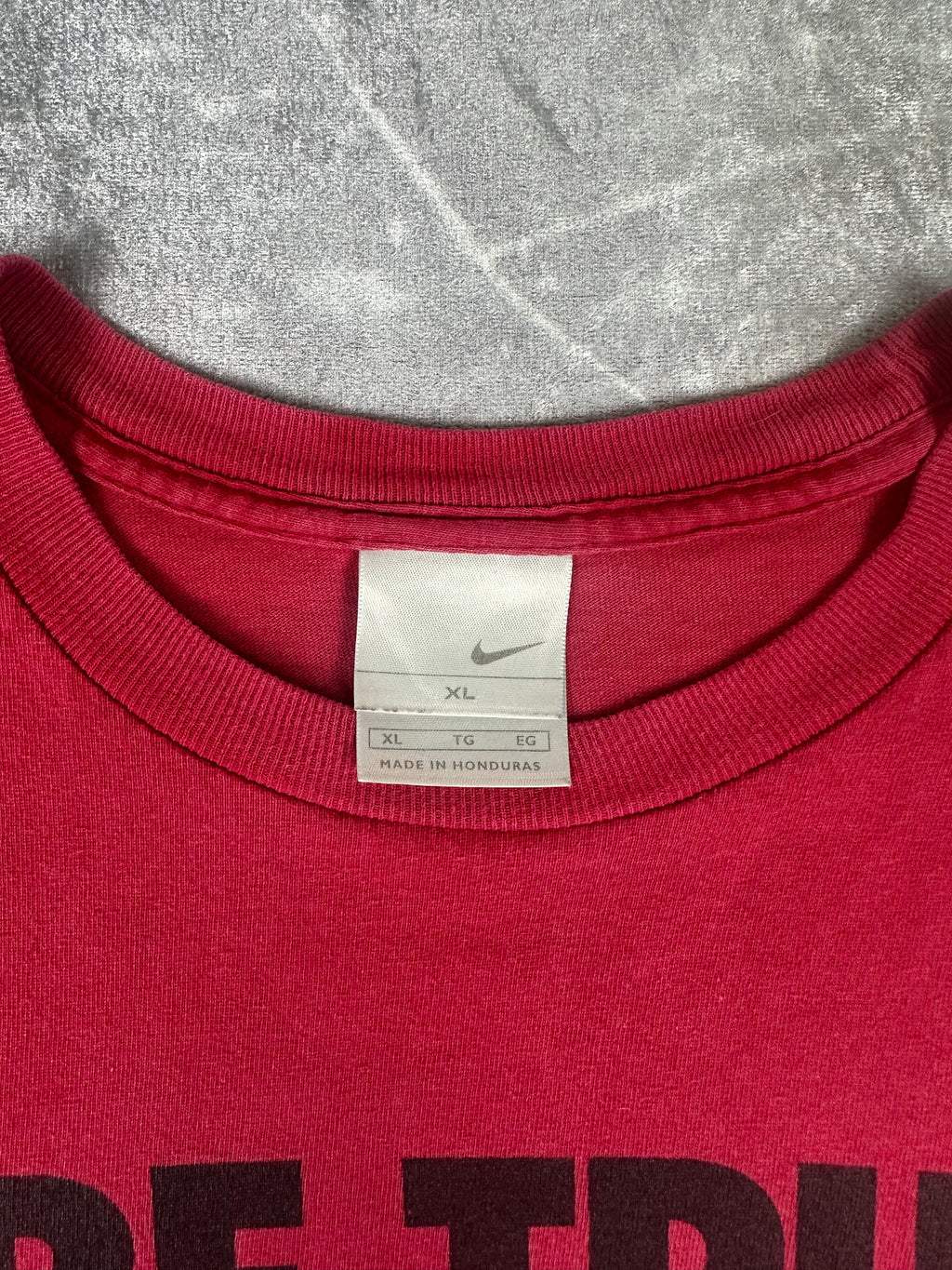 Vintage 00s Nike Basketball 'BE TRUE.' Centre Logo Swoosh T-Shirt (XL)