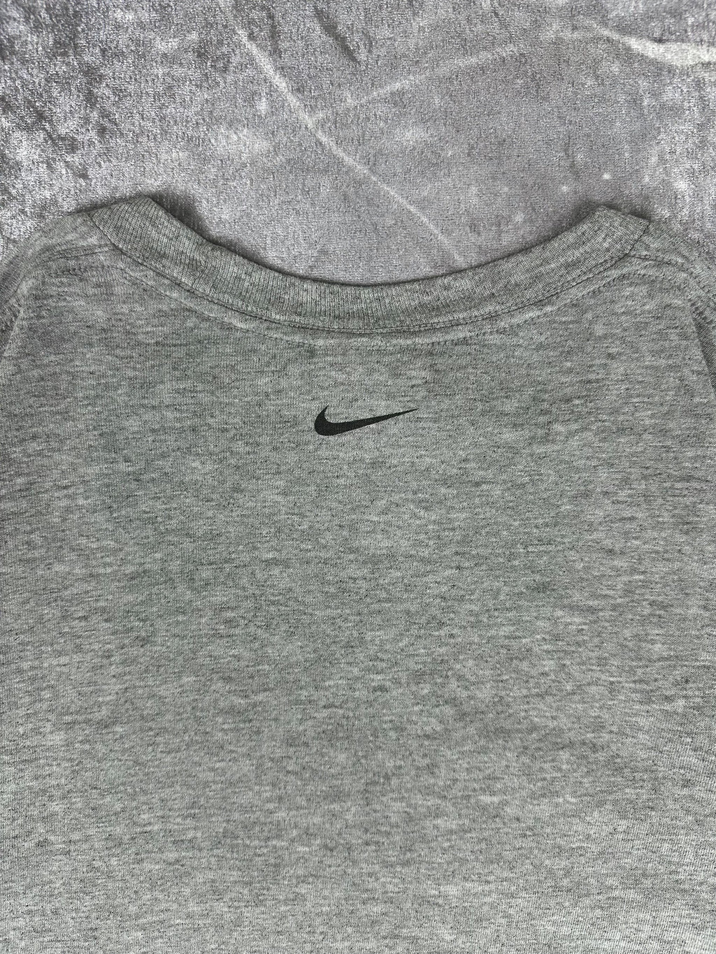 Vintage 00s Nike Team Johns Hopkins University Lacrosse Centre Mini Swoosh College T-Shirt (M)