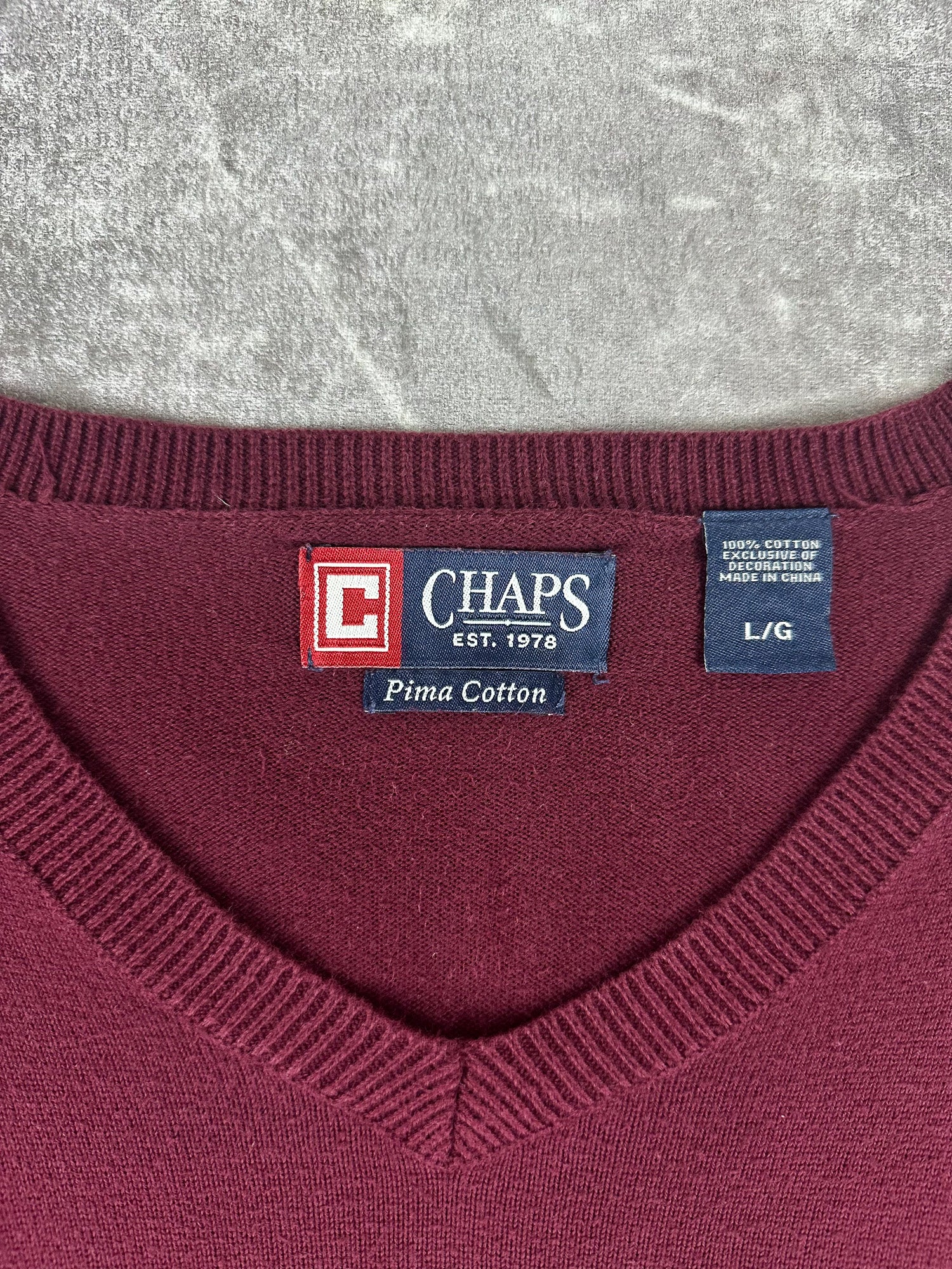 Vintage 90s Chaps Ralph Lauren Small Embroidered Crest V-Neck Knit Sweater (XL)