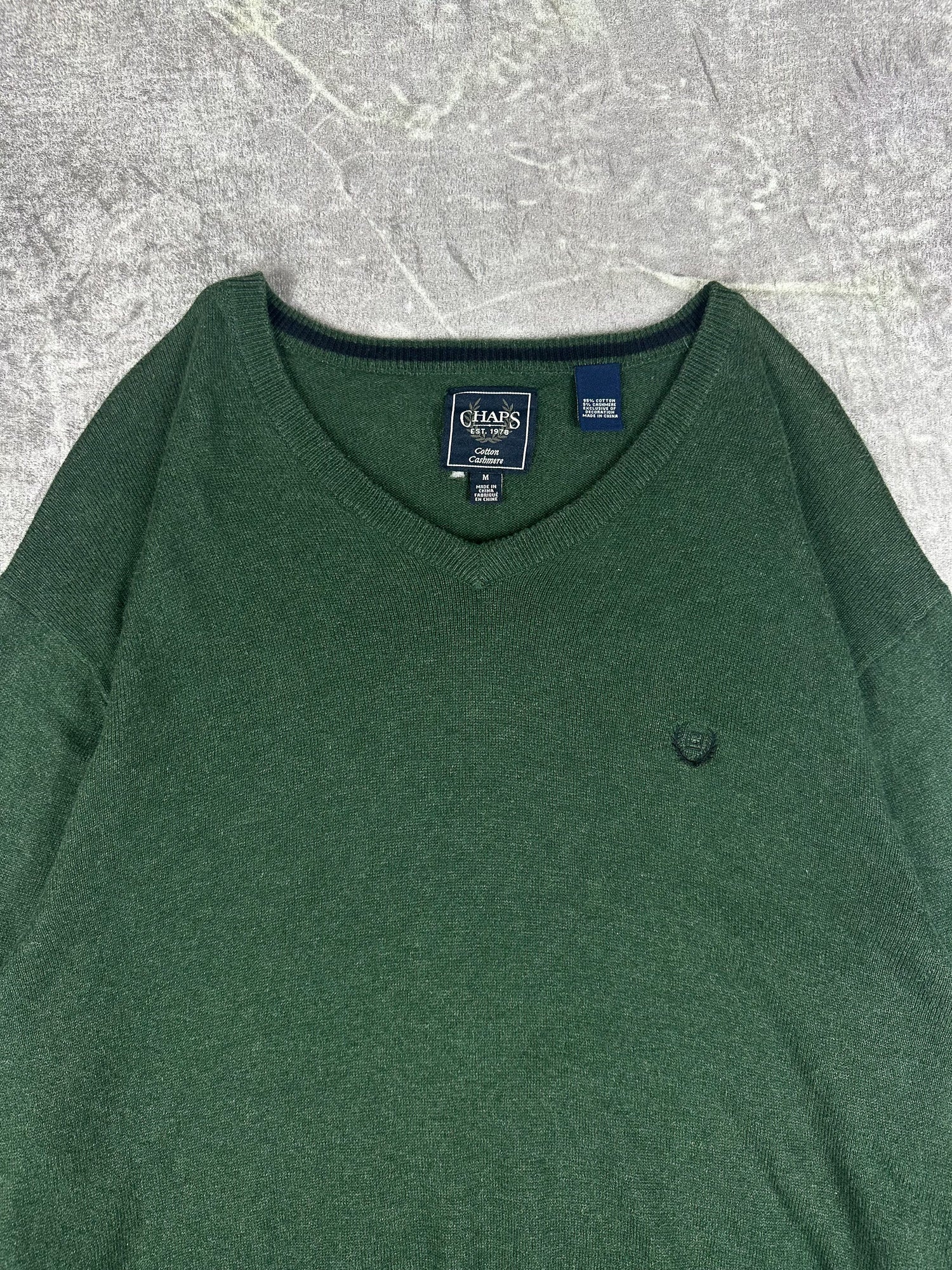 Vintage 00s Chaps Ralph Lauren Small Embroidered Crest V-Neck Knit Sweater (L)