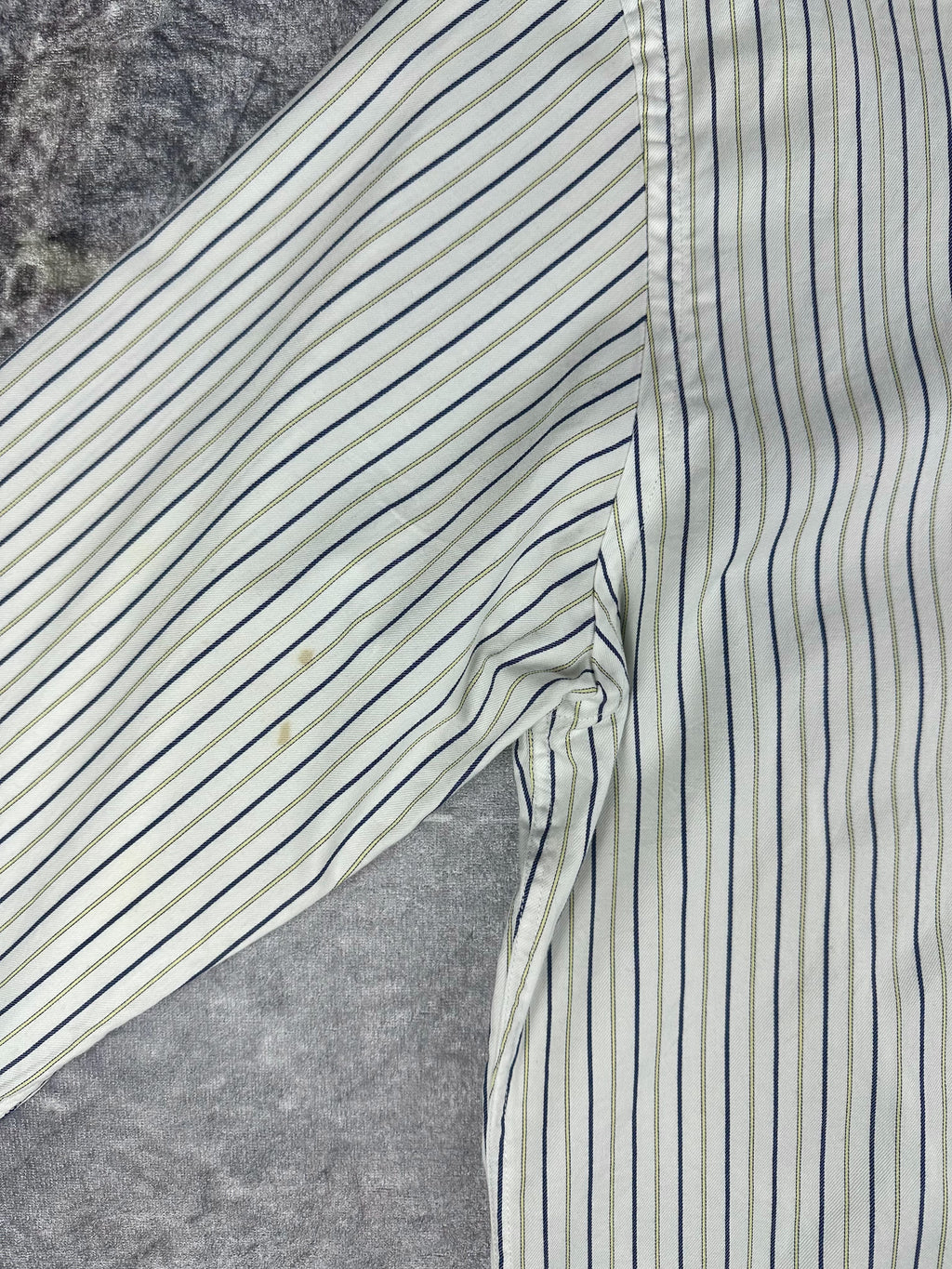 Preloved 2010s 2011 Tommy Hilfiger Small Flag Vertical Pin Stripe Long Sleeve Button Up Shirt (M)