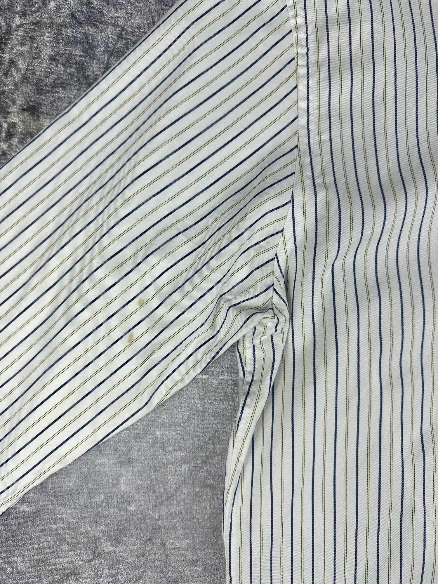 Preloved 2010s 2011 Tommy Hilfiger Small Flag Vertical Pin Stripe Long Sleeve Button Up Shirt (M)