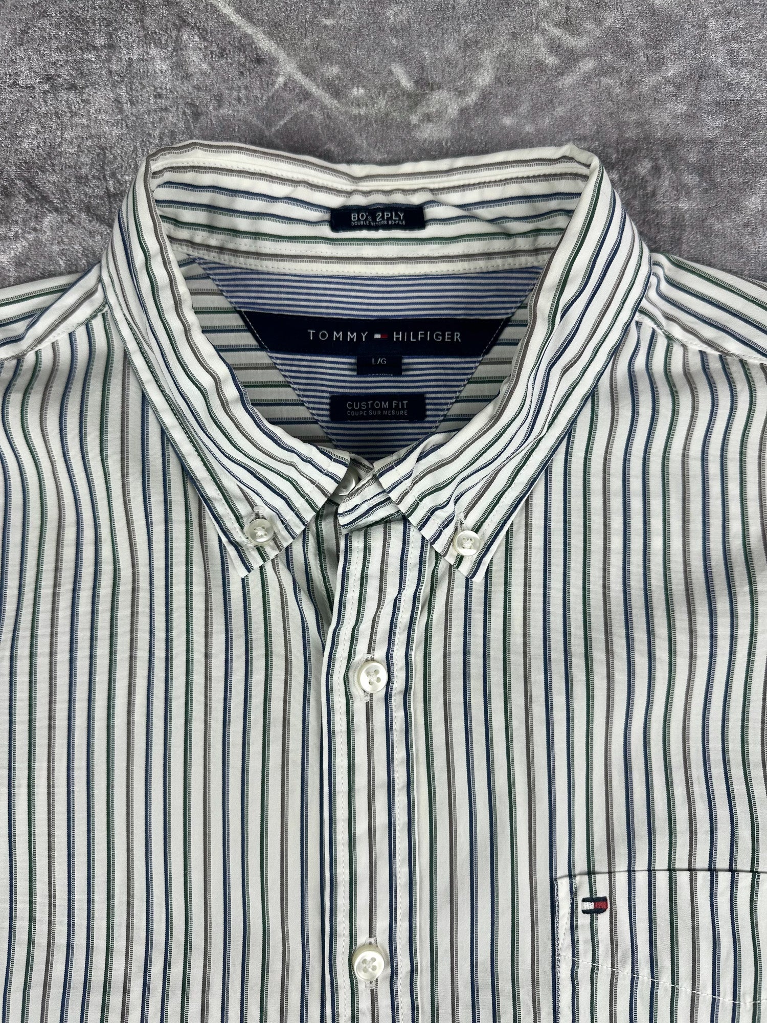 Preloved 2010s Tommy Hilfiger Small Flag Vertical Stripe Long Sleeve Button Up Shirt (L)