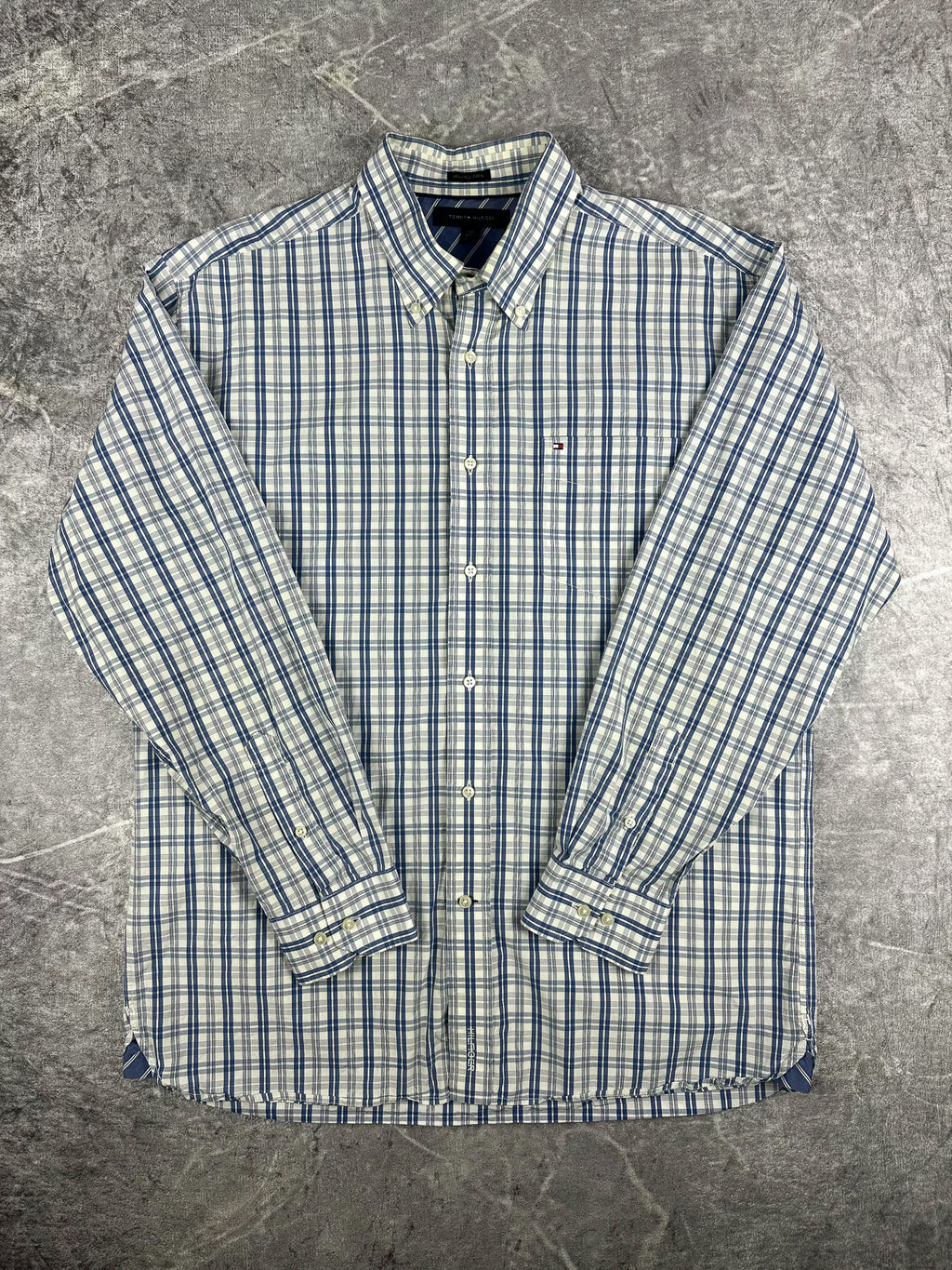 Preloved 00s 2009 Tommy Hilfiger Embroidered Flag Plaid Long Sleeve Button Up Shirt (L)