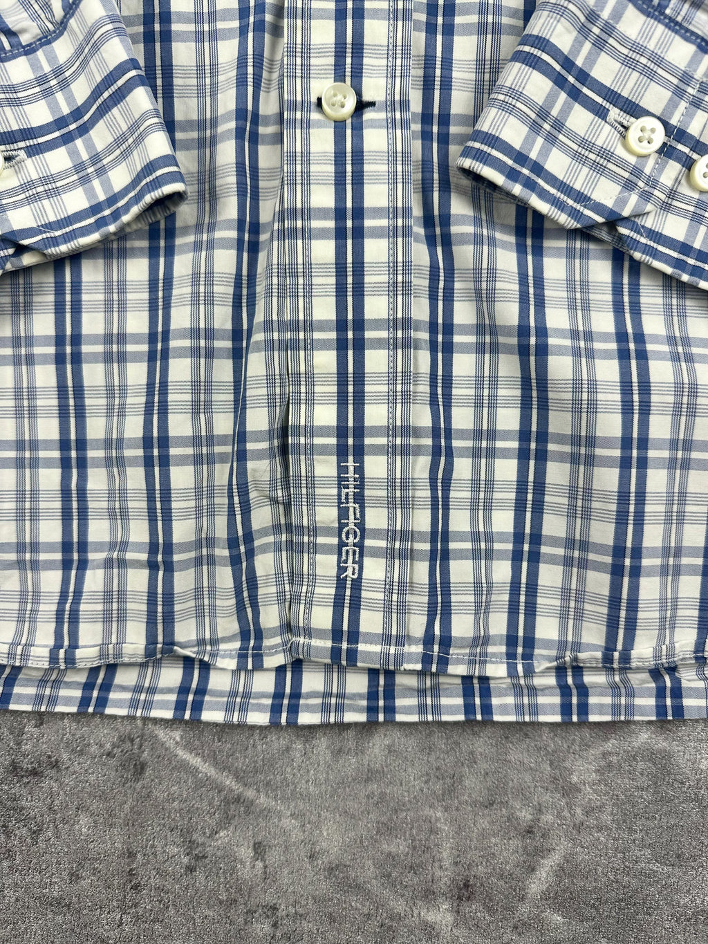 Preloved 00s 2009 Tommy Hilfiger Embroidered Flag Plaid Long Sleeve Button Up Shirt (L)