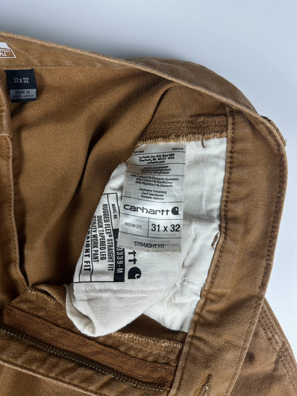 Preloved 2020s Carhartt Rugged Flex Straight Fit Duck Tapered Leg Utility Work Pants (31x30)