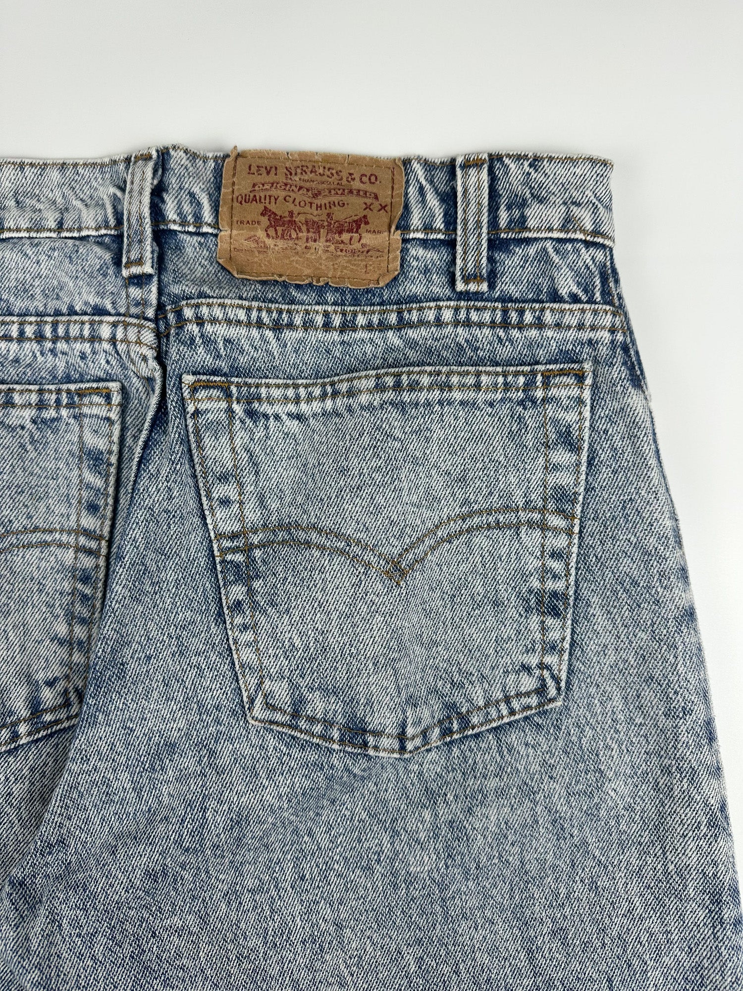 Vintage 90s 1990 Levi's 550 Made in USA Relaxed Fit Acid Wash Denim Jeans (31x29)