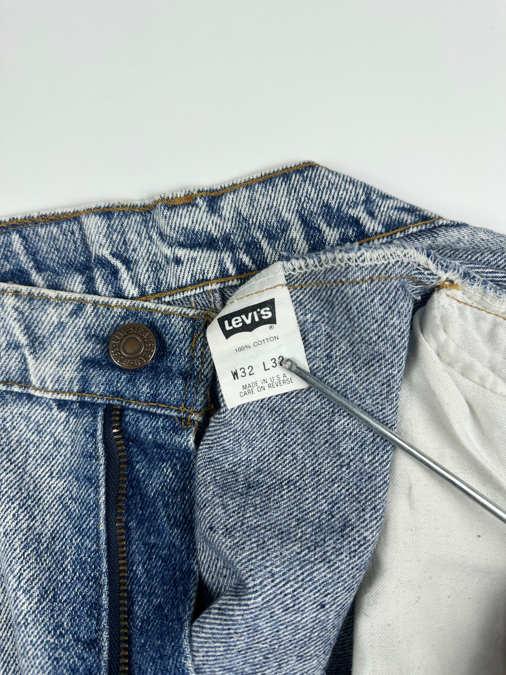 Vintage 90s 1990 Levi's 550 Made in USA Relaxed Fit Acid Wash Denim Jeans (31x29)