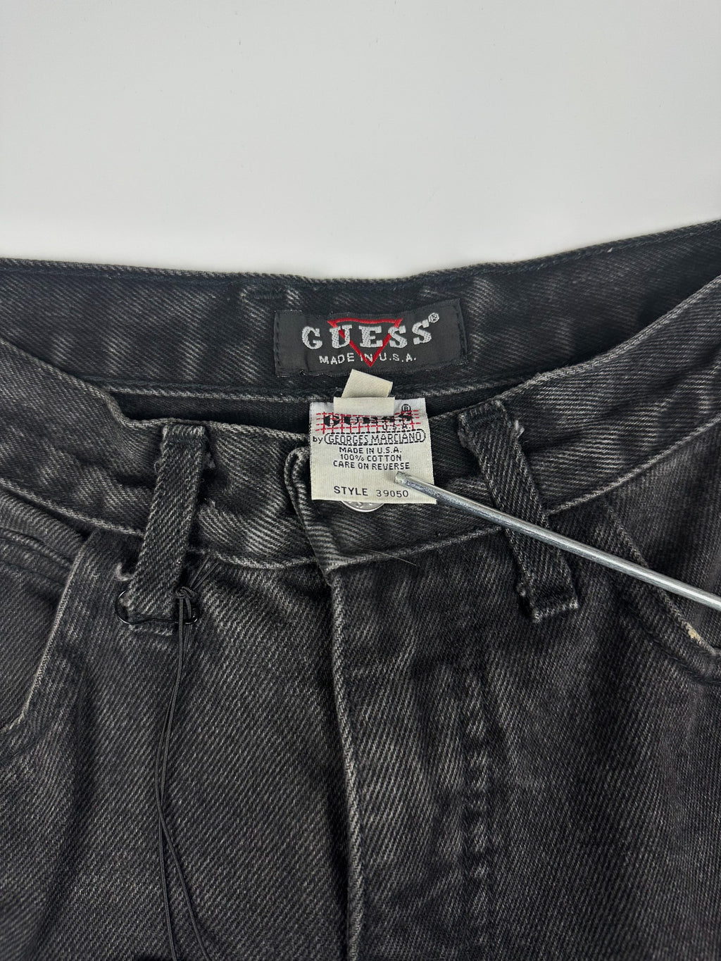 Vintage 90s Guess Georges Marciano Made in USA High-Rise Slim Tapered Fit Denim Mom Jeans (28x29)