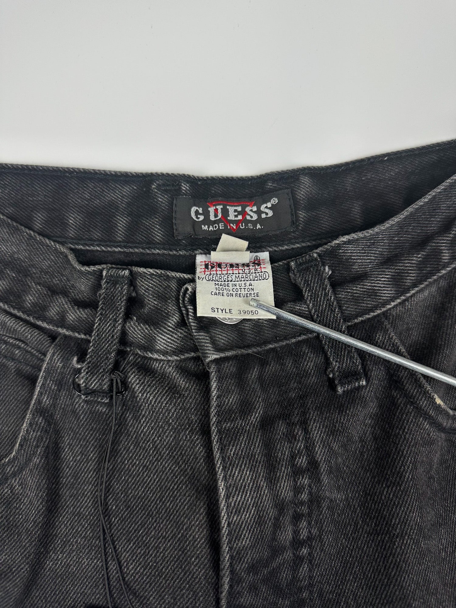 Vintage 90s Guess Georges Marciano Made in USA High-Rise Slim Tapered Fit Denim Mom Jeans (28x29)