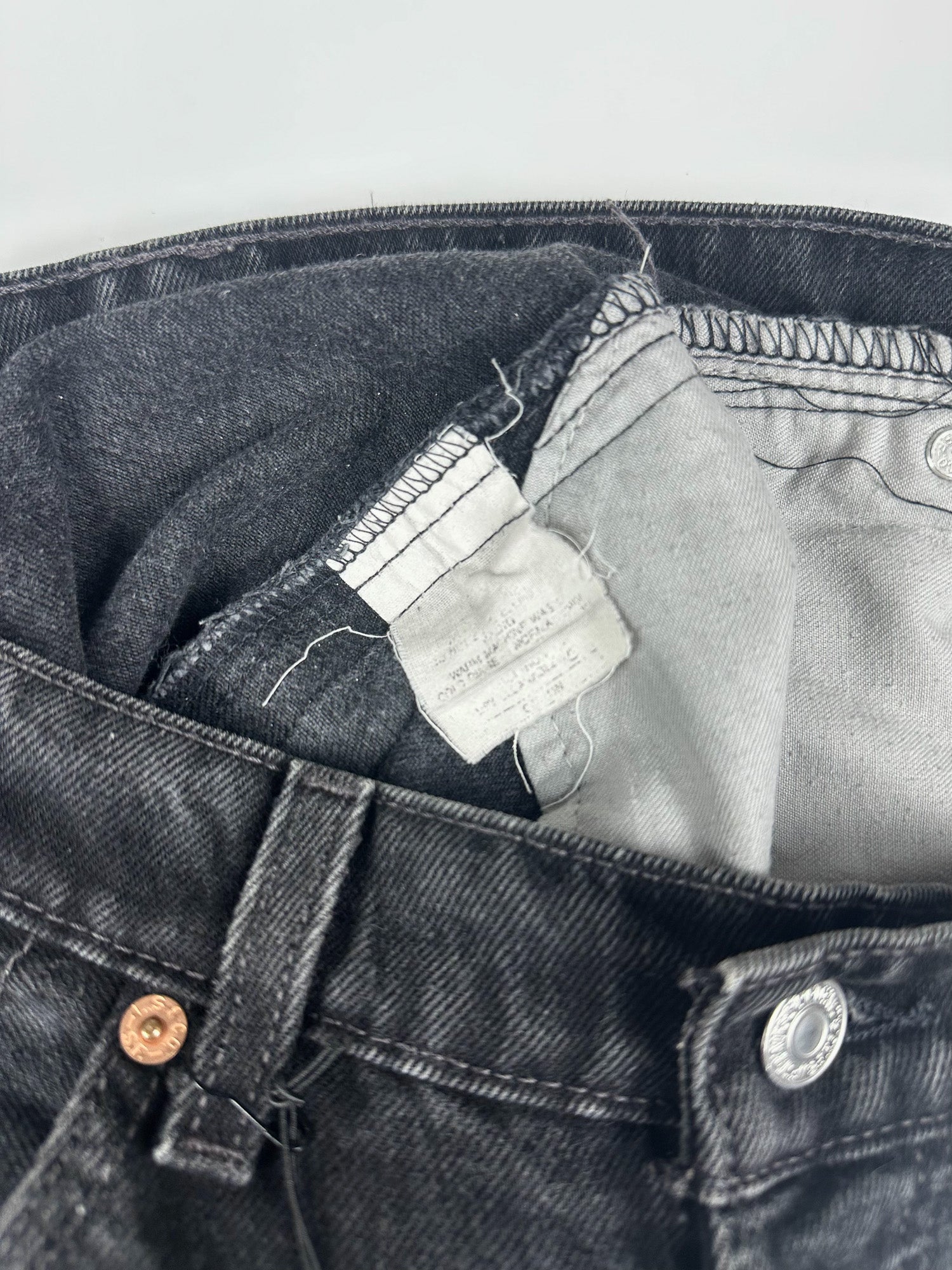 Vintage 90s 1997 Levi's 575 Made in Australia Relaxed Fit Denim Jeans (29x26)