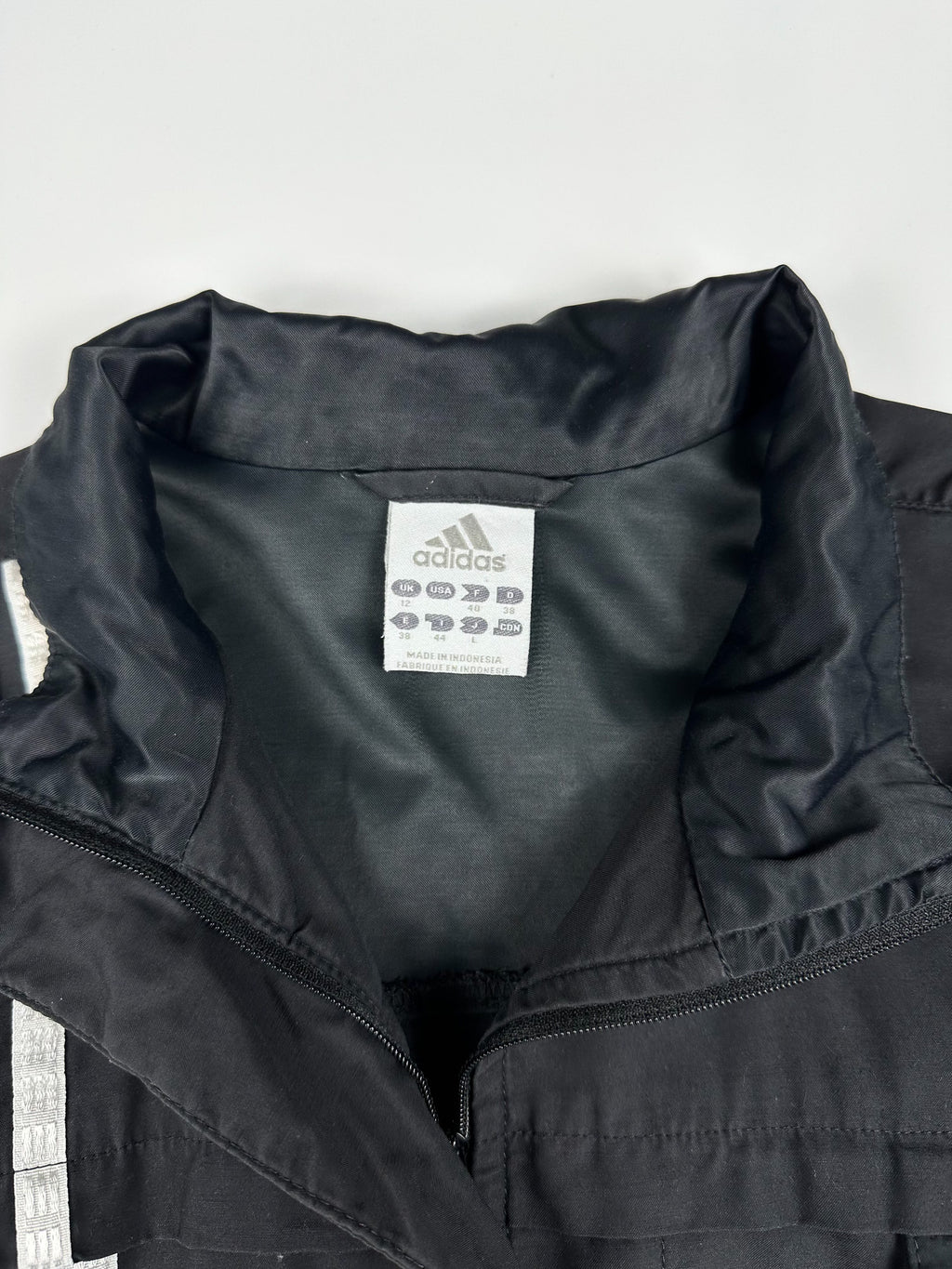 Vintage 00s 2004 Vertical 3 Stripe Buckle Strap Windbreaker Jacket (M)