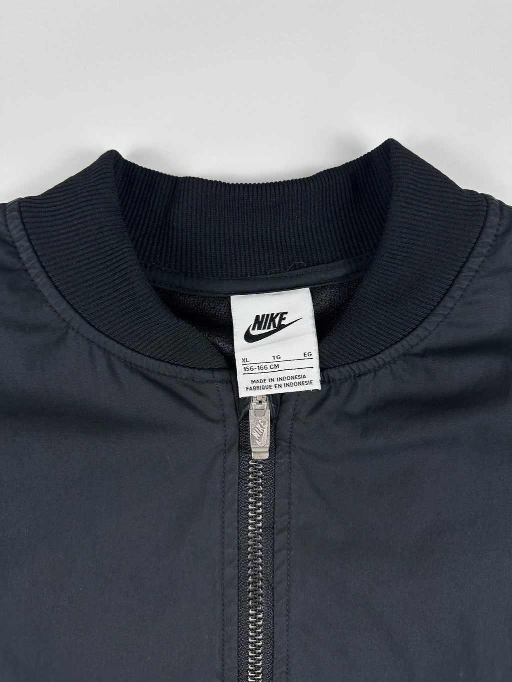 Preloved Nike Sportwear Big Swoosh Cropped Windbreaker Bomber Jacket (XL)