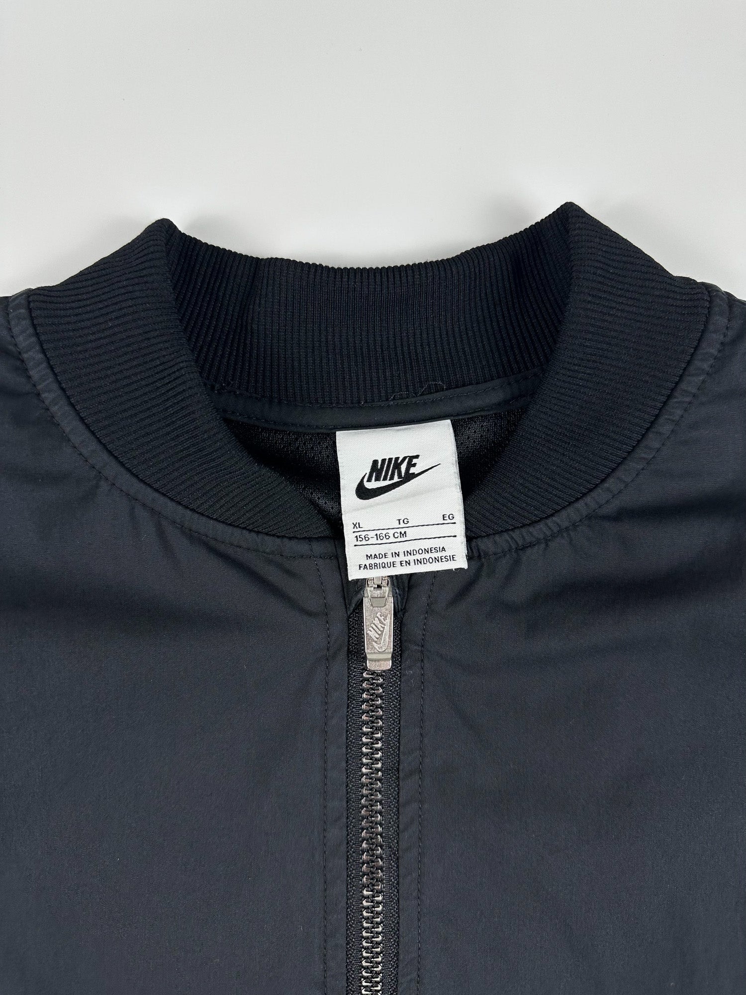Preloved Nike Sportwear Big Swoosh Cropped Windbreaker Bomber Jacket (XL)