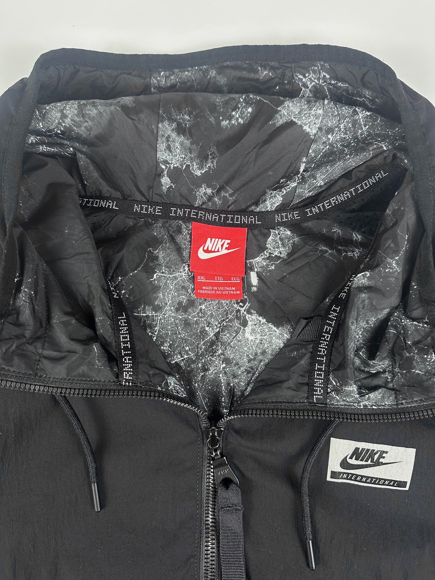 Preloved Nike International Multi Pocket Tech Utility Hooded Parka Jacket (2XL)