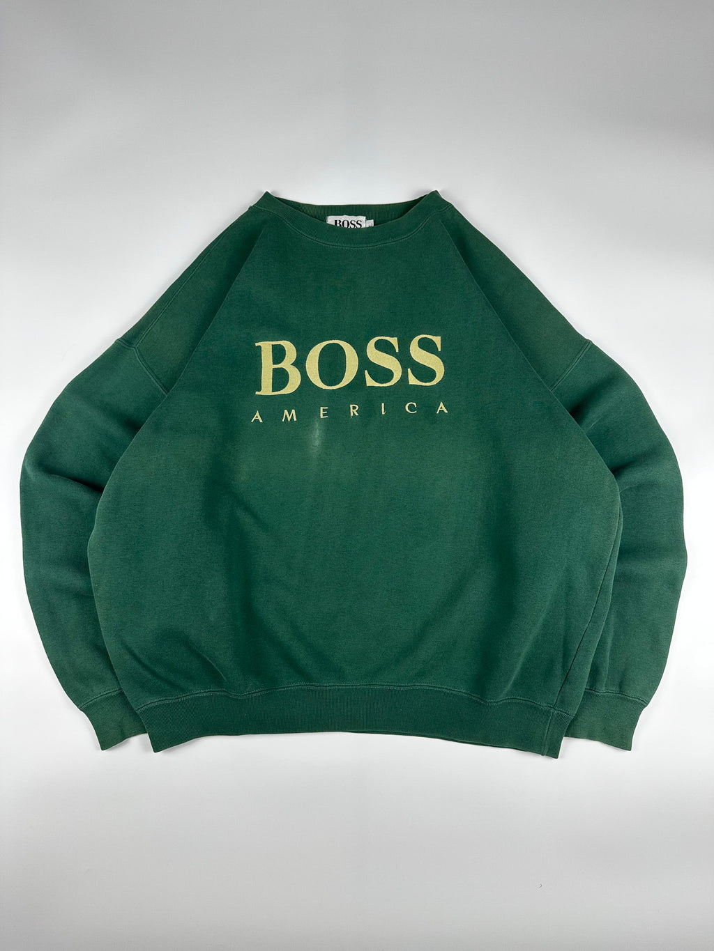 Vinntage 90s Hugo Boss America Embroidered Block Spellout Crewneck Sweatshirt (L/XL)