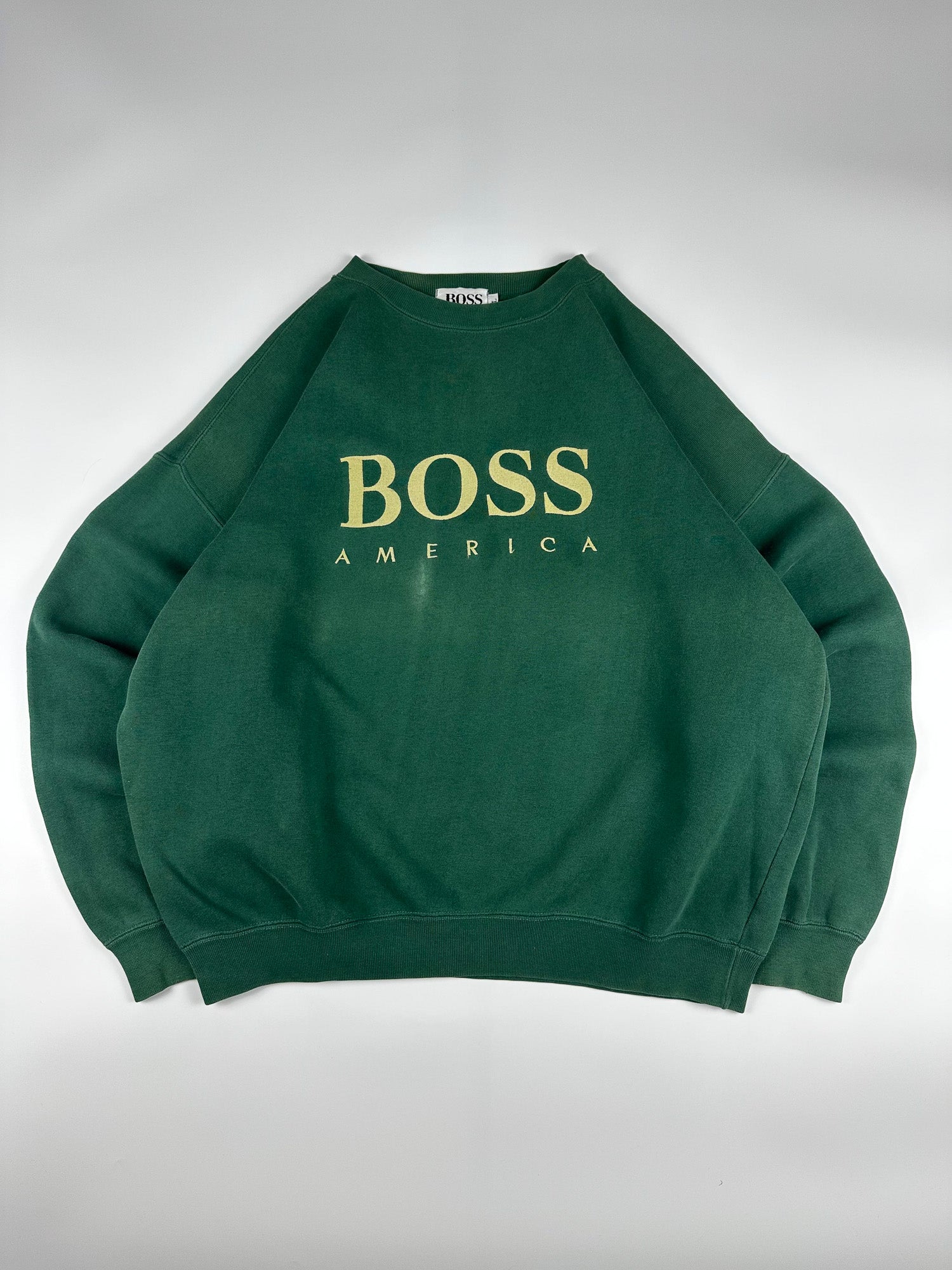 Vinntage 90s Hugo Boss America Embroidered Block Spellout Crewneck Sweatshirt (L/XL)