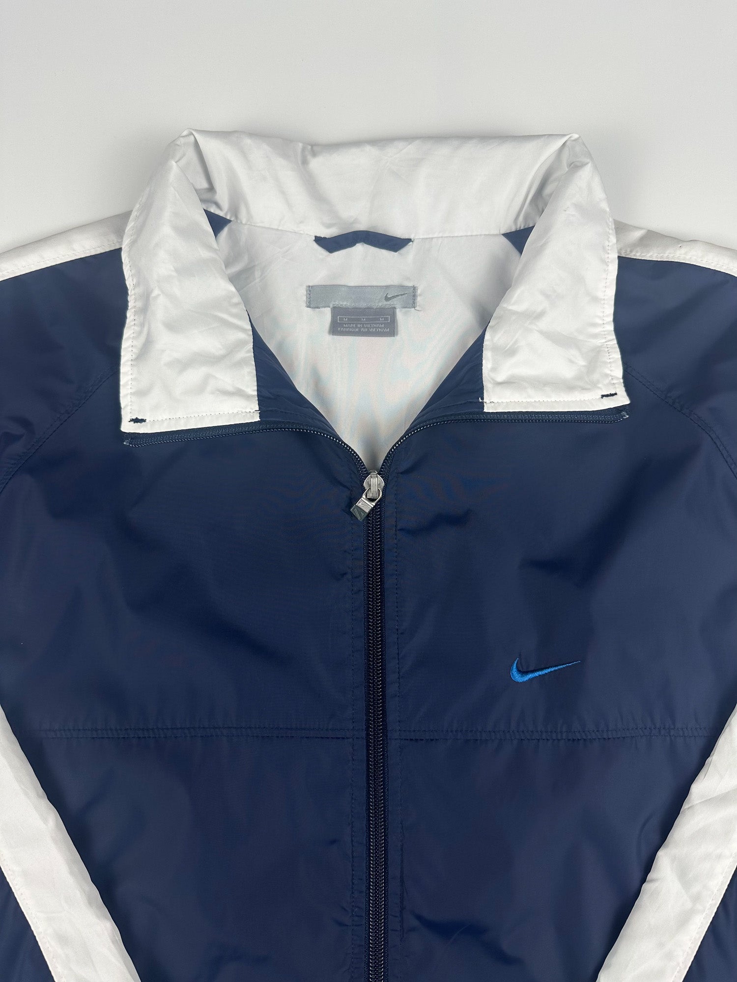 Vintage 00s Nike Embroidered Small Swoosh Logo Windbreaker Jacket (M)