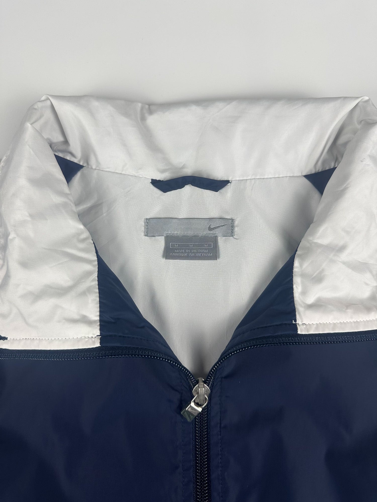 Vintage 00s Nike Embroidered Small Swoosh Logo Windbreaker Jacket (M)