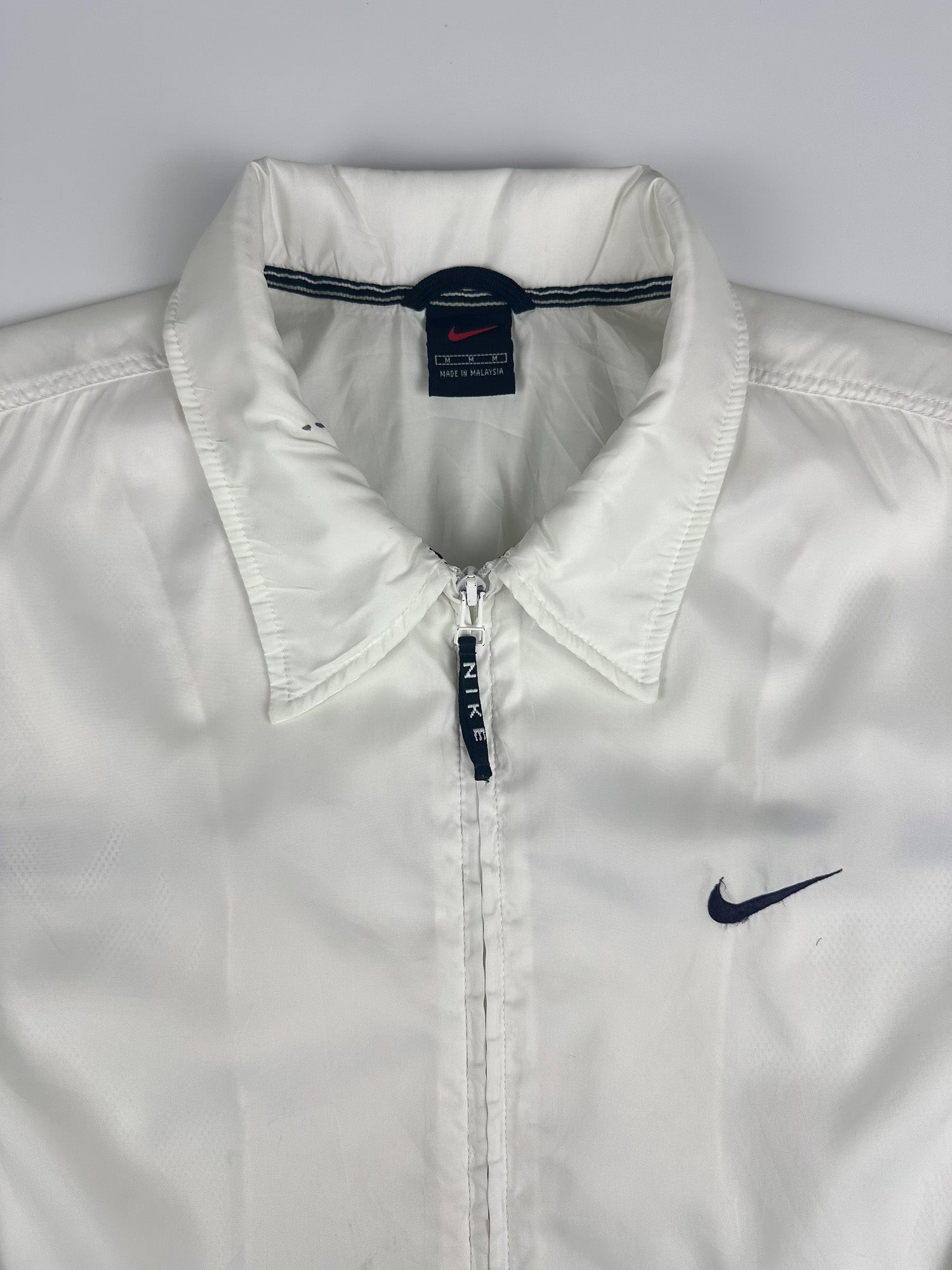 Vintage 90s Nike Embroidered Small Swoosh Horizontal Stripe Spellout Windbreaker Jacket (L)