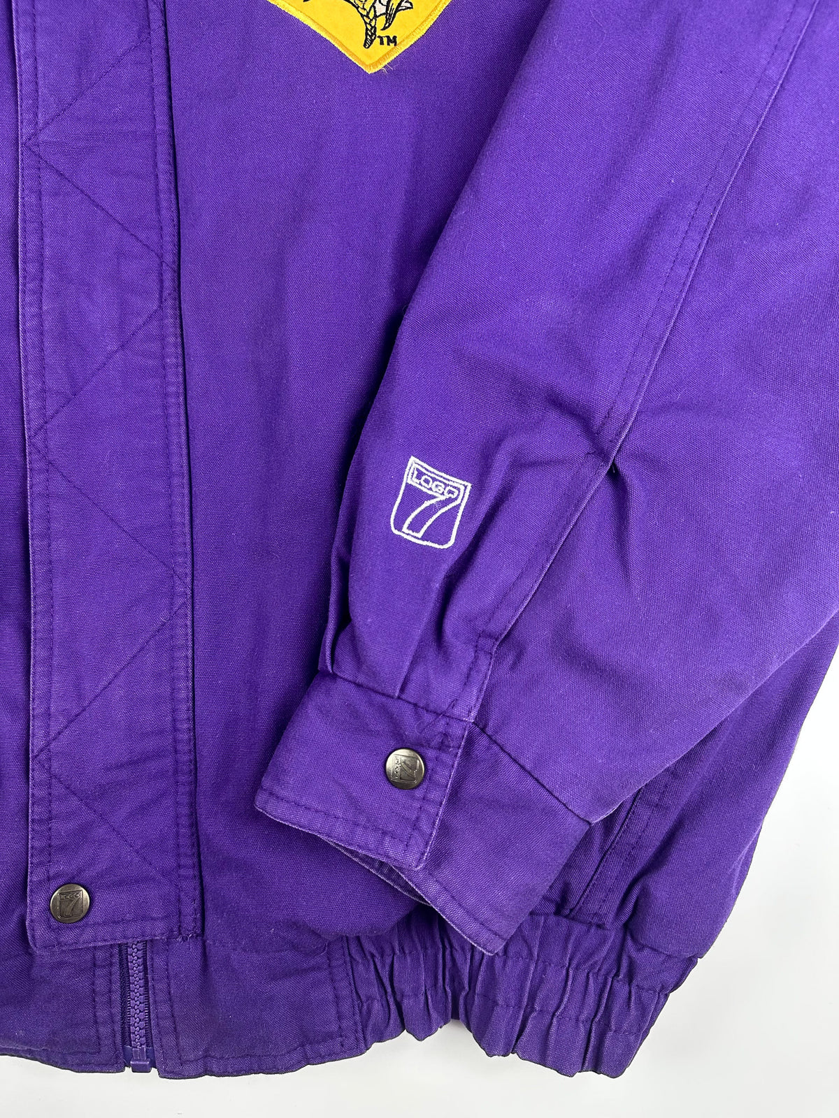Vintage 90s Logo 7 Minnesota Vikings Team NFL Heavyweight Quilt Lined Jacket (L)